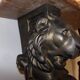 Console en marbre sur pieds lions