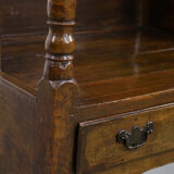 Chaise d'agnelage anglaise ancienne à capuchon du XVIIIe siècle, de forme particulière.