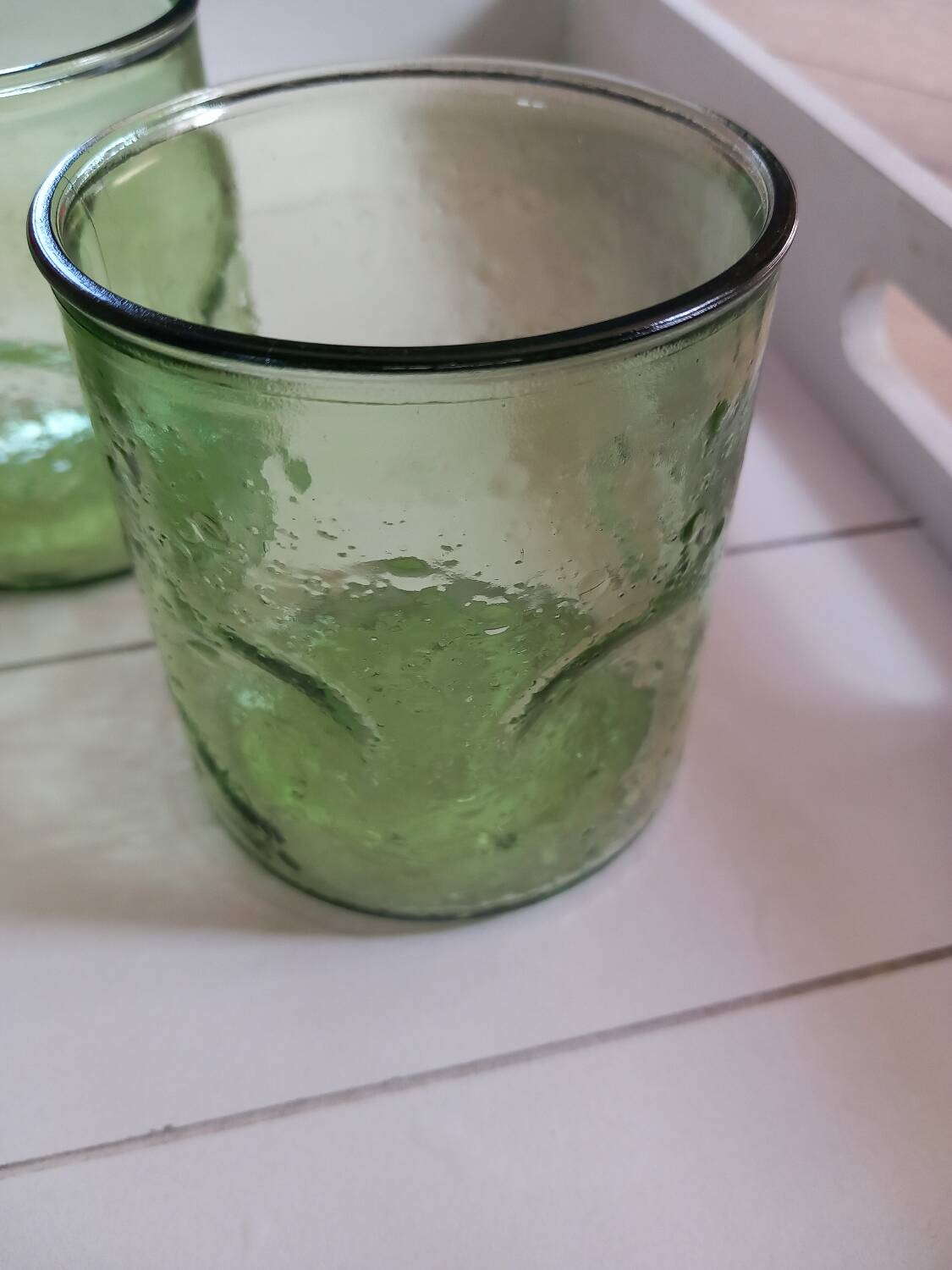Carafe and 8 old glasses in bubble molded glass