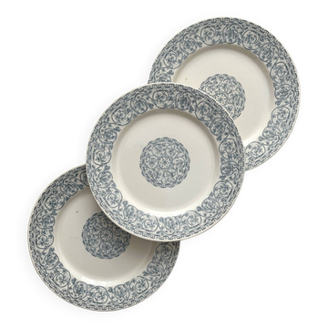 3 assiettes plates en terre de fer "Renaissance" Creil et Montereau
