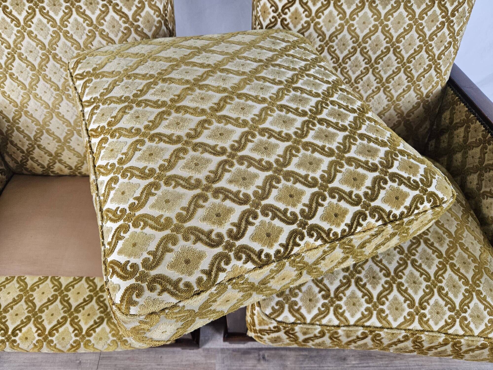 Paire de fauteuils Art Déco des années 1930 recouverts de tissu