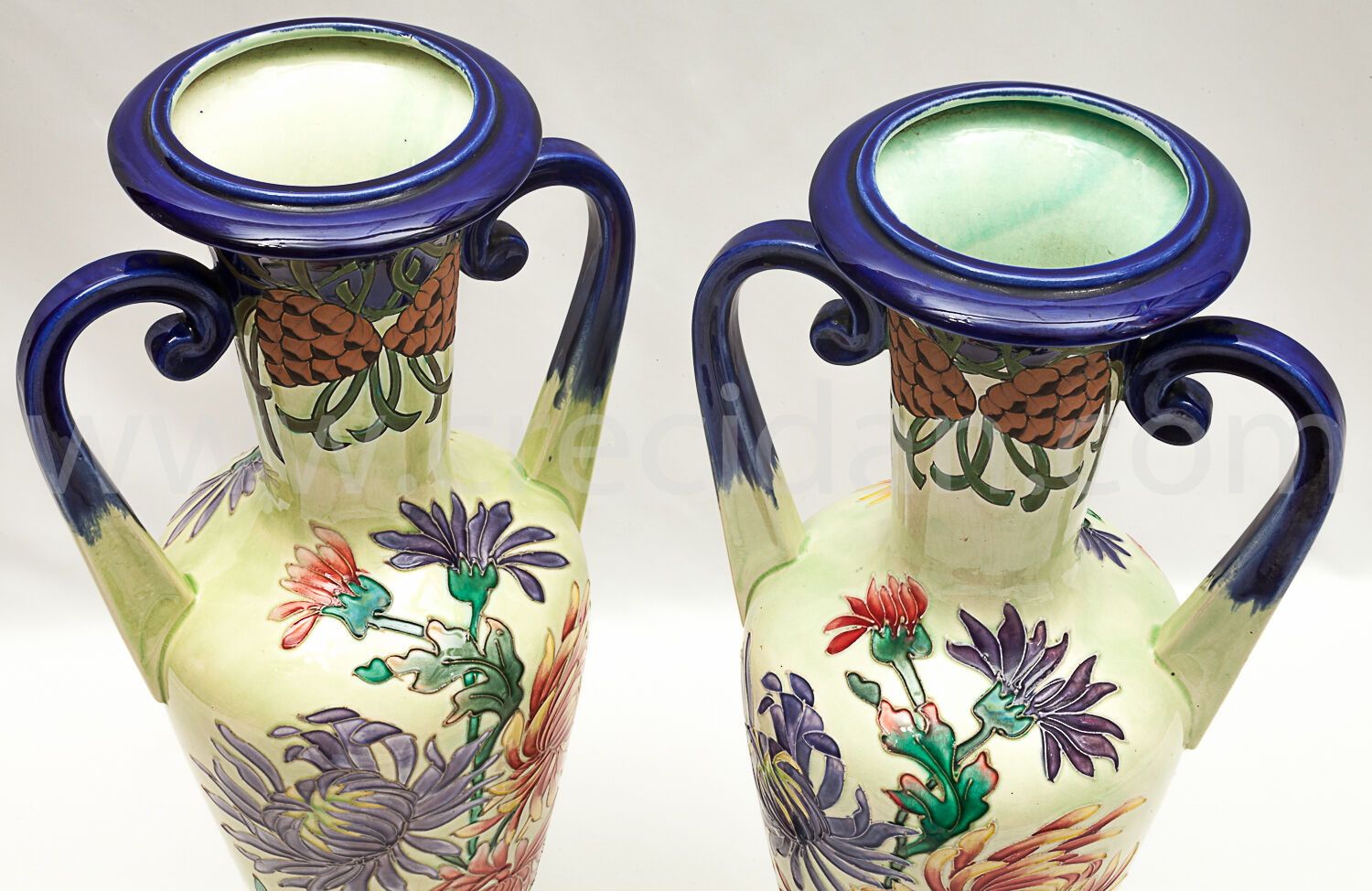 Pair of amphorae Longchamp 1370