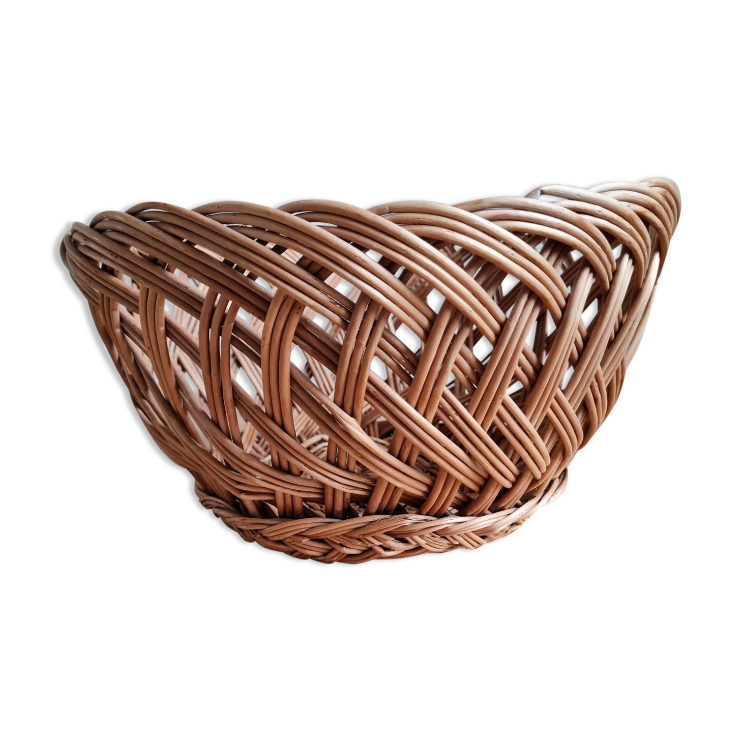 Braided wicker fruit basket