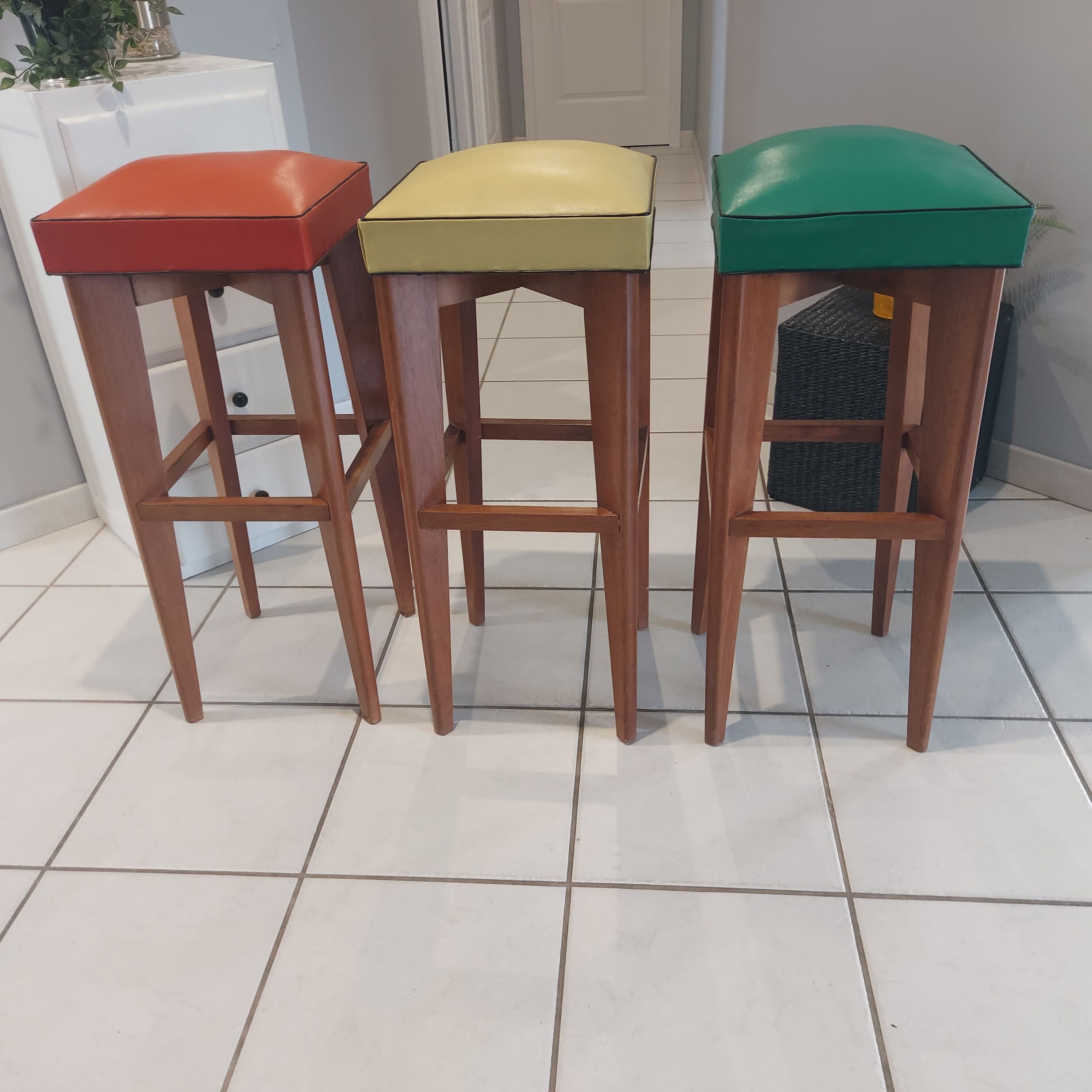 Suite of 3 bar stools Vintage Bistrot 1960s