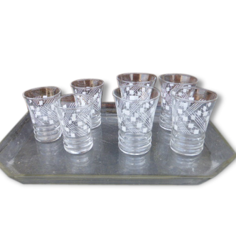 Service a liqueur composé de 7 verres a motifs géométriques et d un plateau