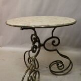 Paire de tables basses, d'appoint en fer forgé et marbre