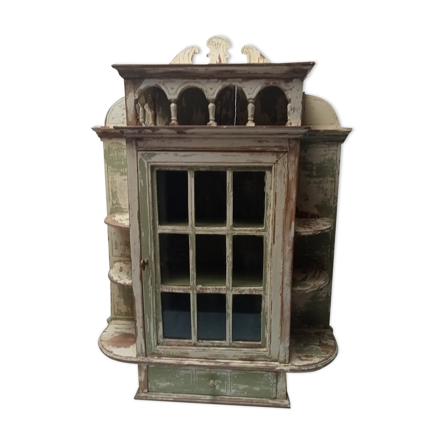 Old showcase to install or hang