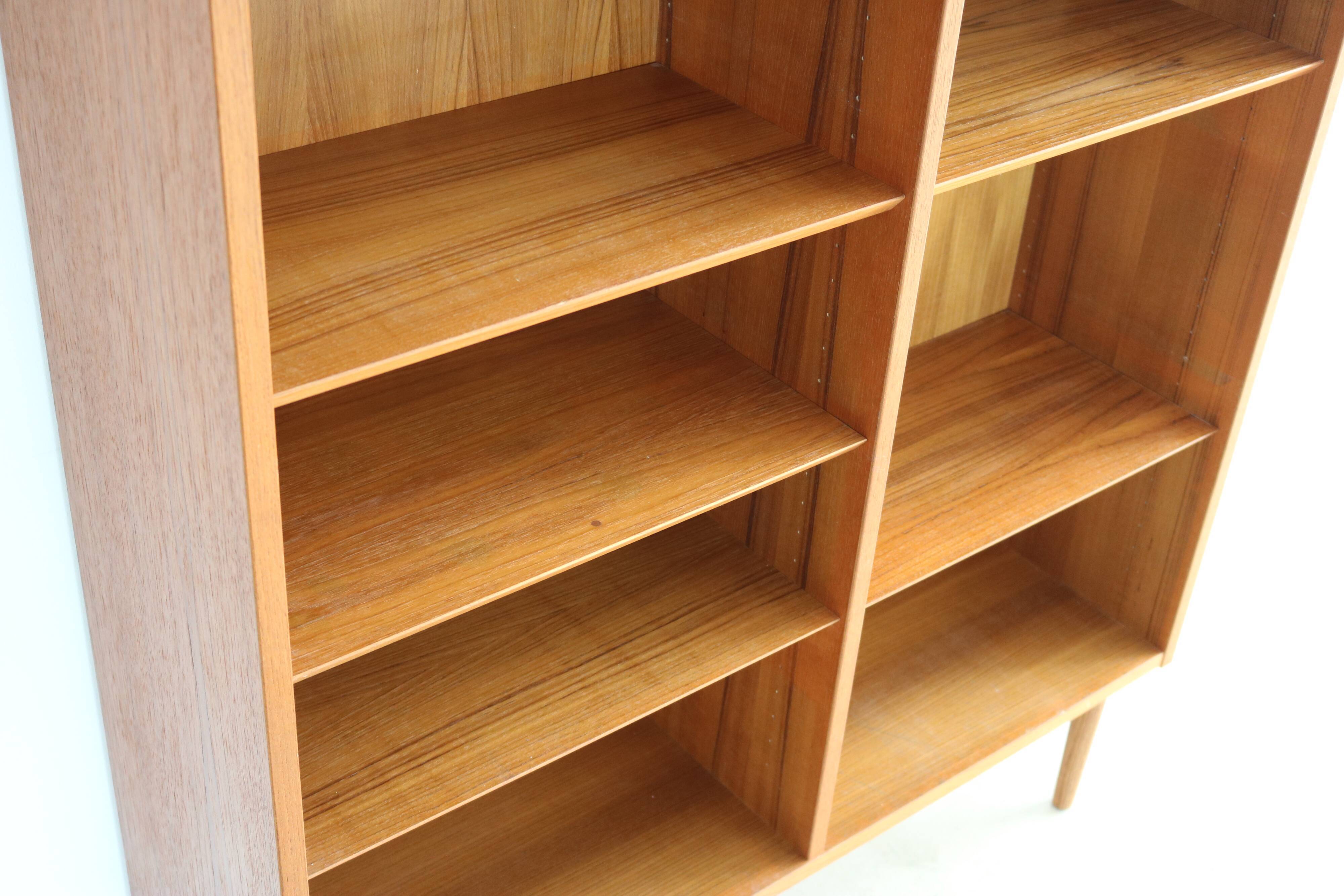 Vintage bookcase | cabinet | 60s Hundevad