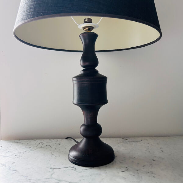 Lampe balustre bois foncé