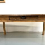 XXL table with 6 legs made of solid pine and rubberwood.