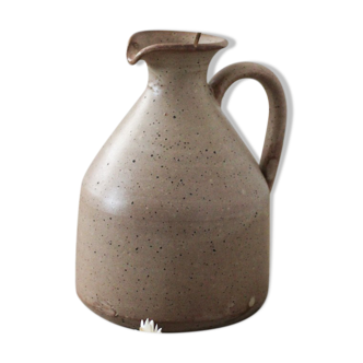 Sandstone pitcher