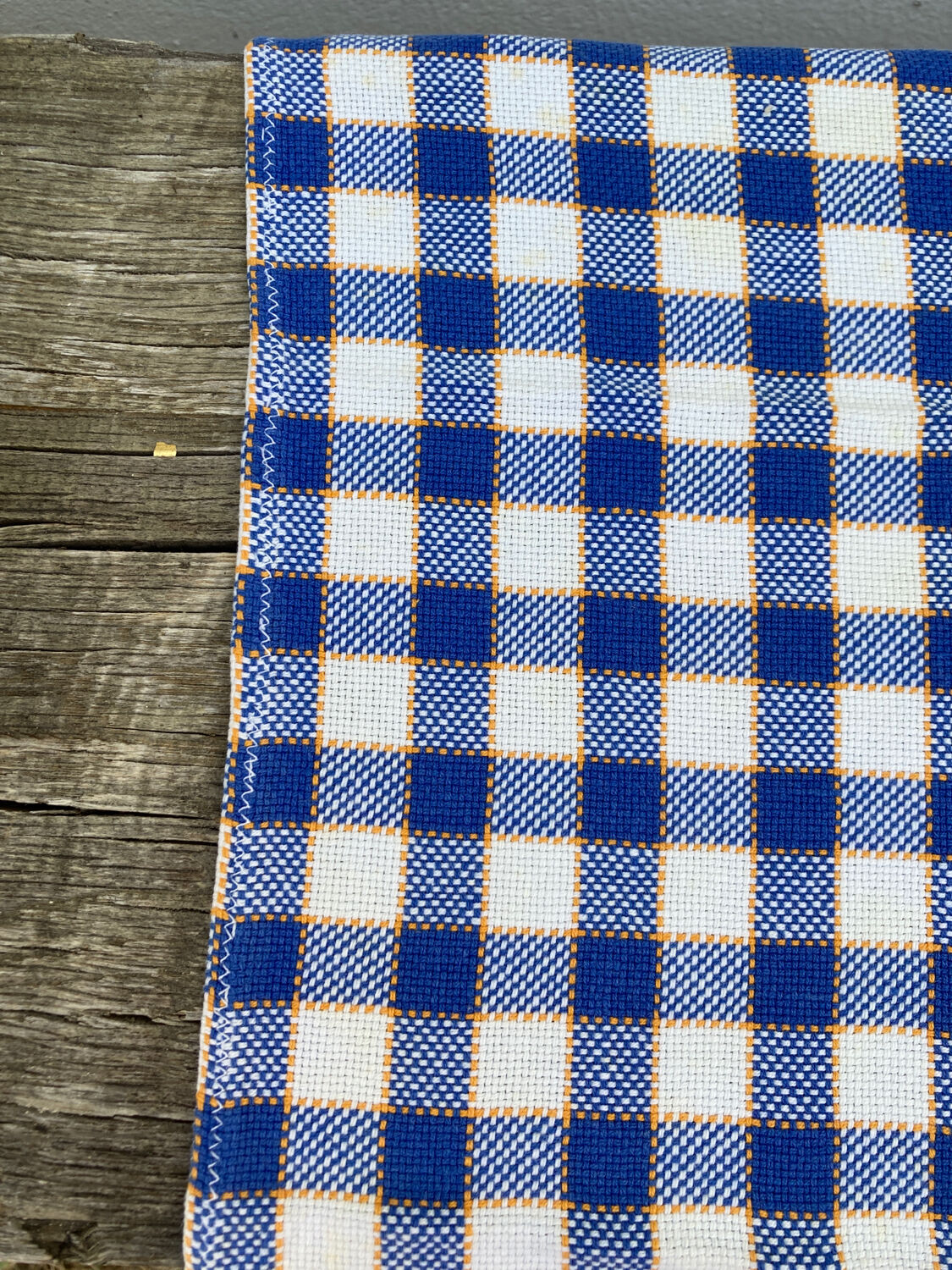 9 vintage checkered towels