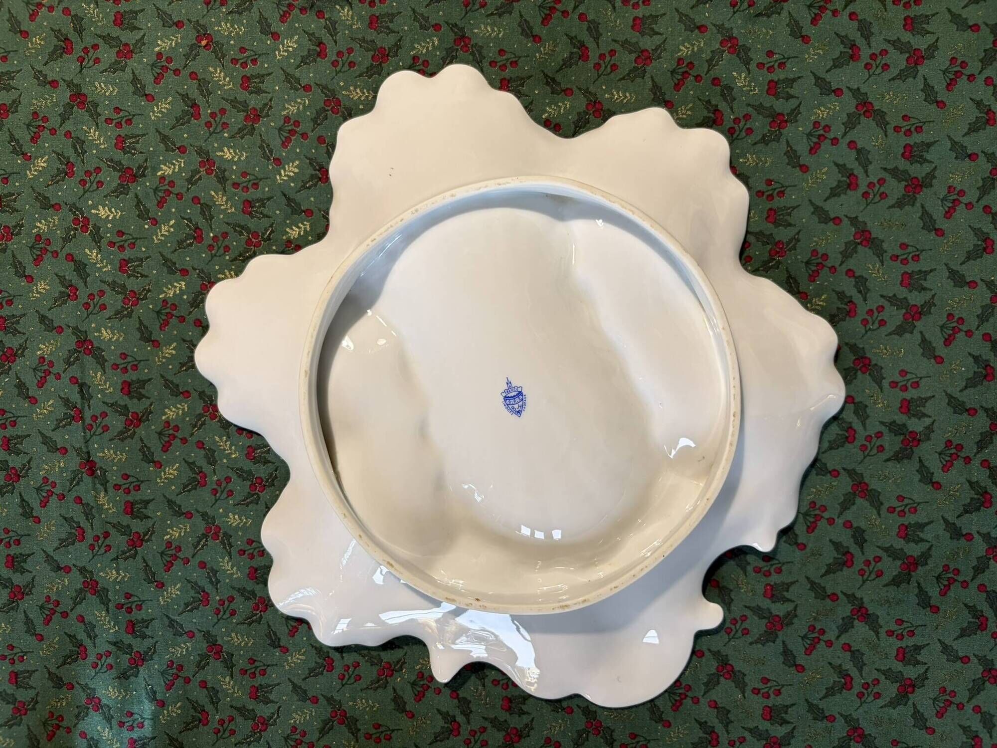 Limoges porcelain oyster plate BH, Art Nouveau botanical decoration.