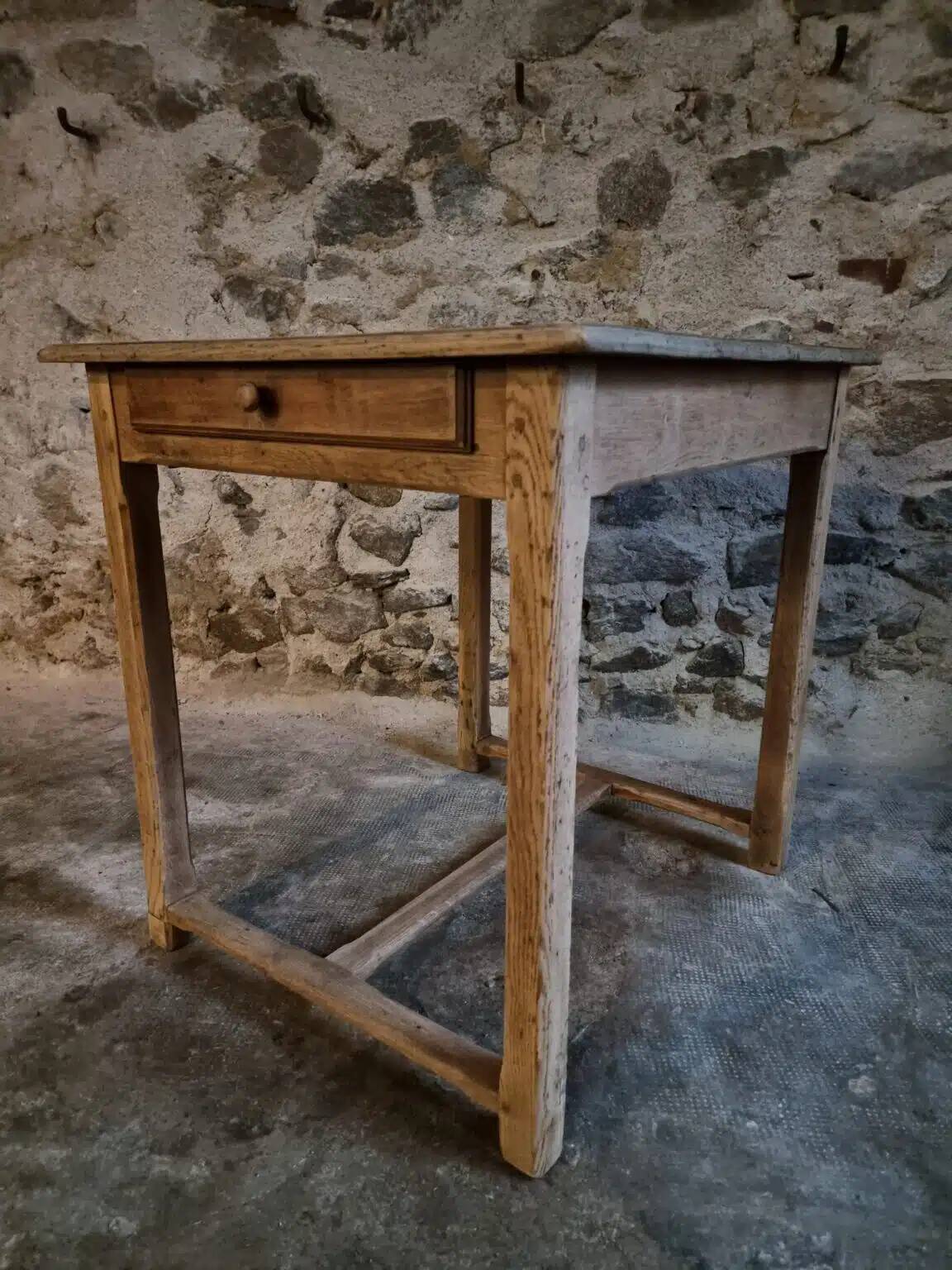 Table de ferme française ancienne en chêne avec tiroir latéral