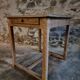 Table de ferme française ancienne en chêne avec tiroir latéral