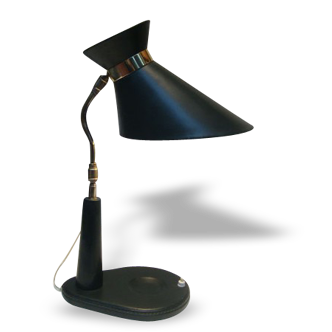 Desk lamp