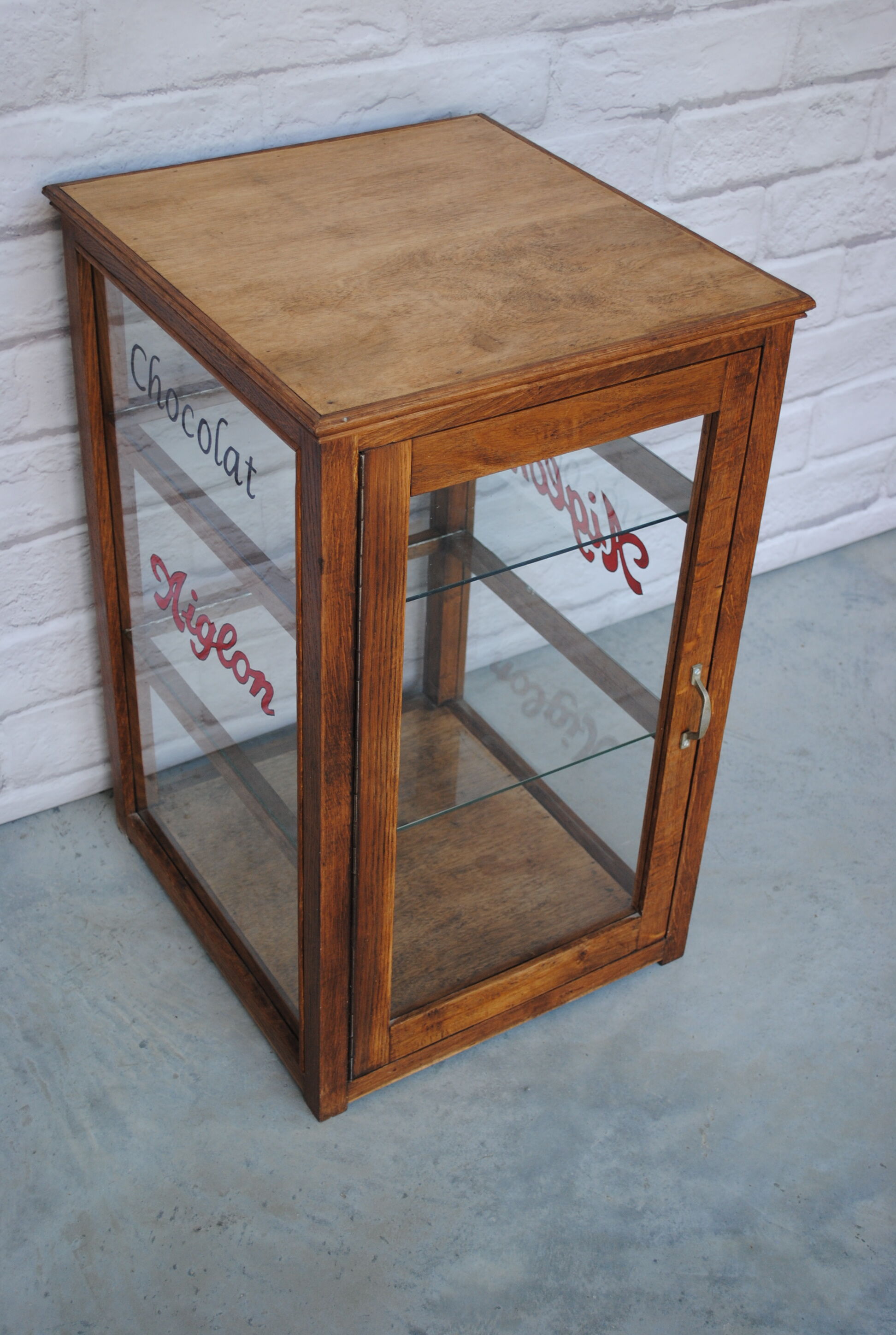 Aiglon chocolate showcase