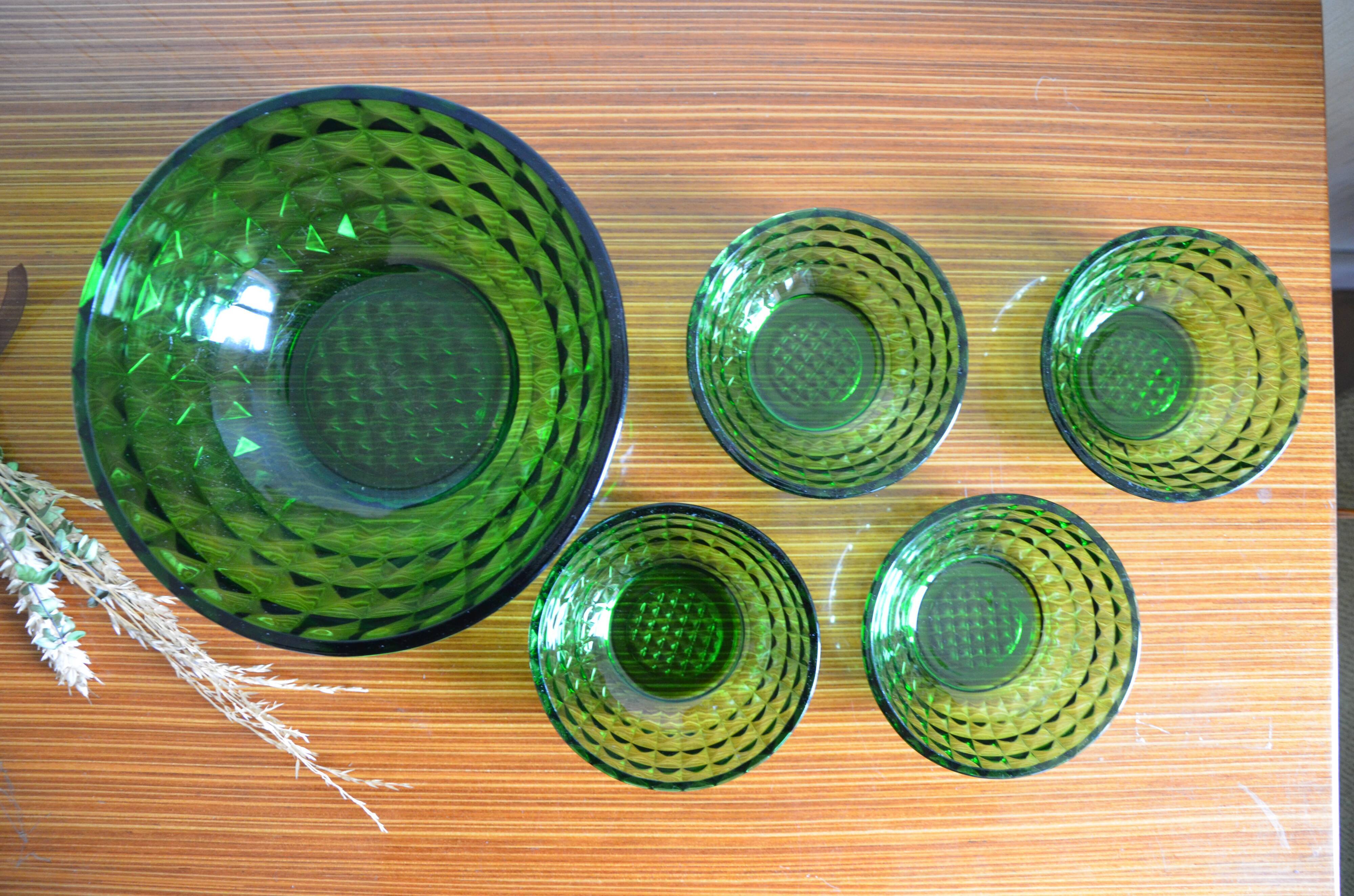 Lot of 4 cups and a green molded glass bowl