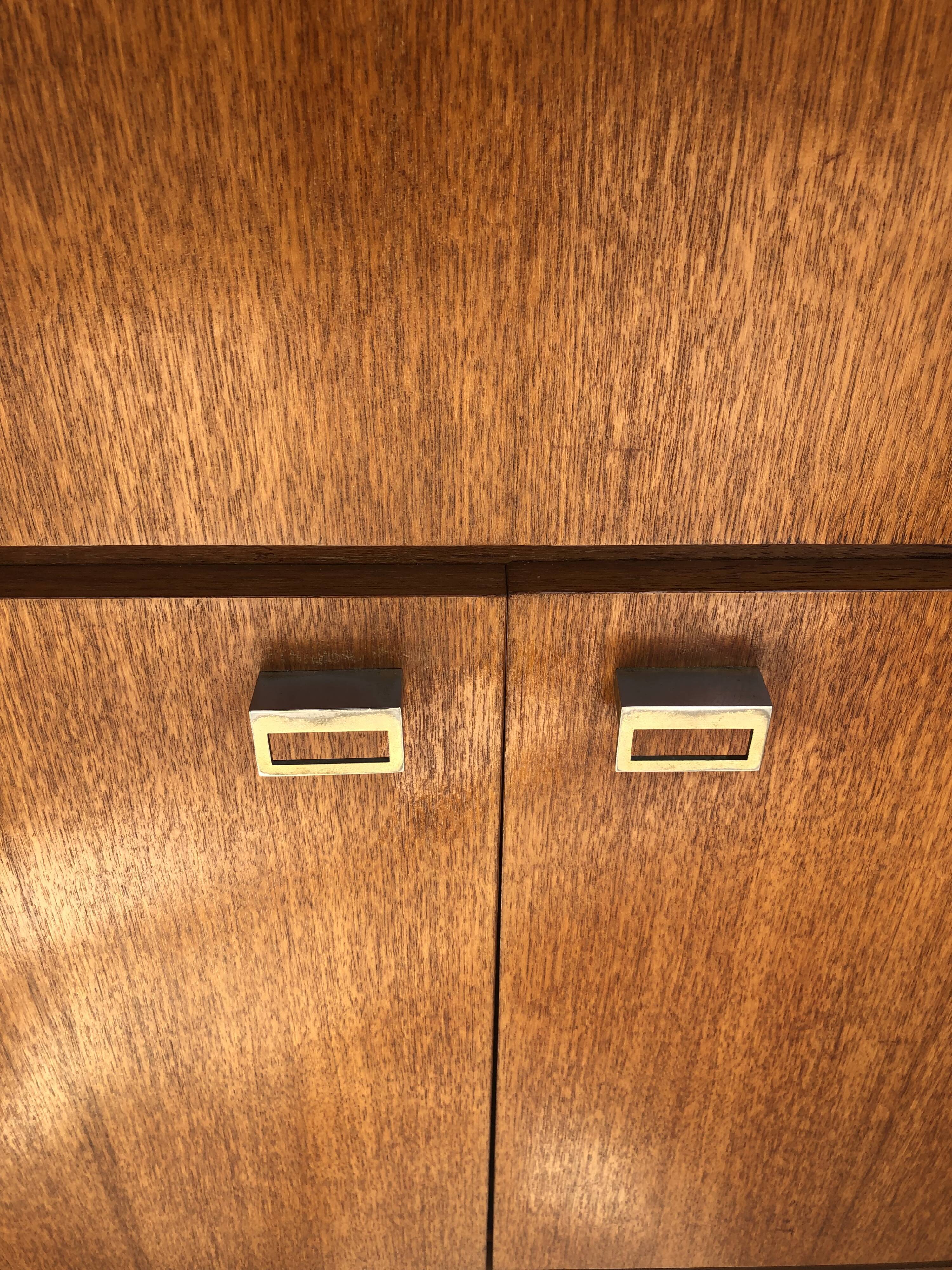 60s secretary with pretty handles