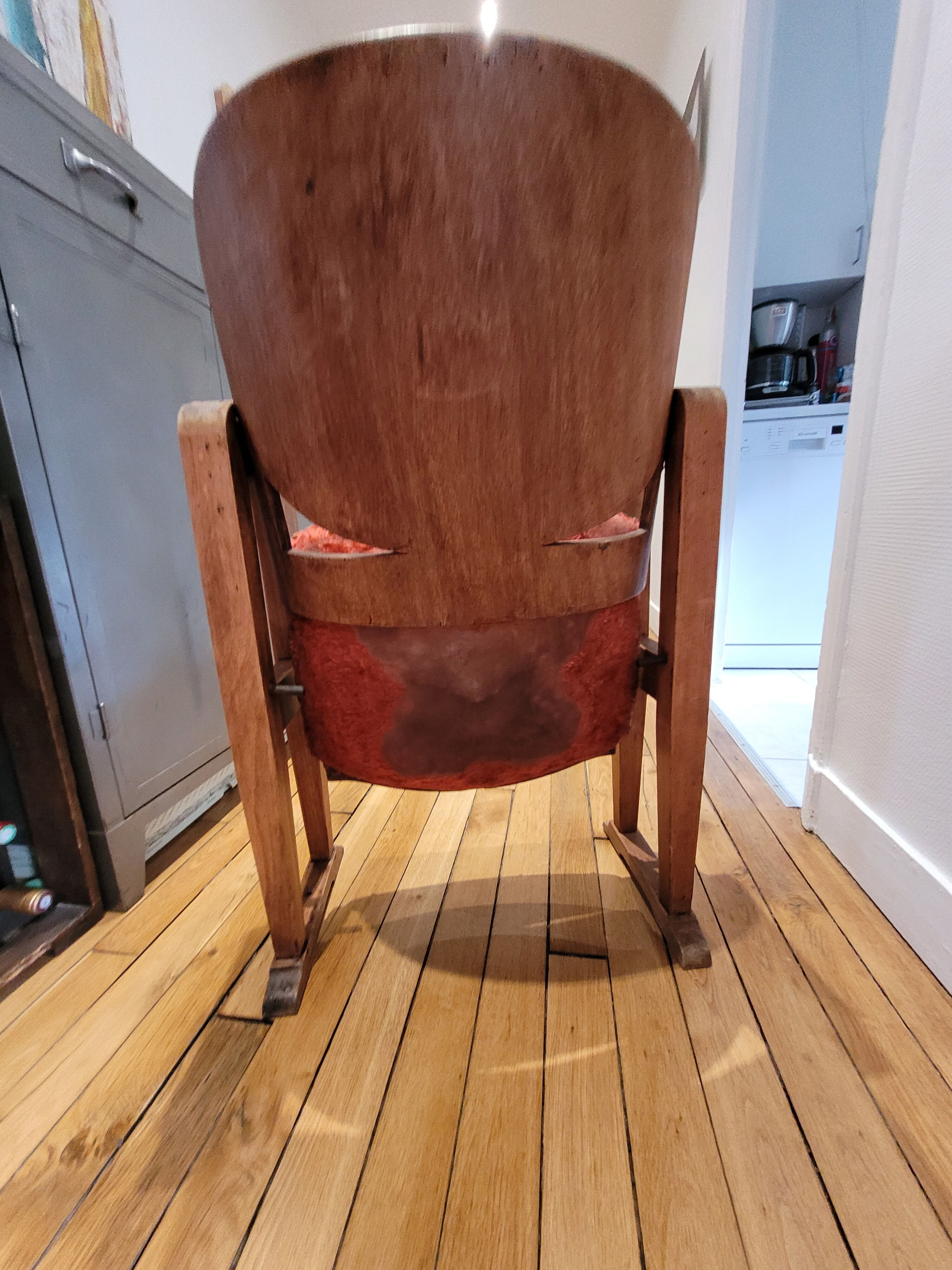 Theatre chair