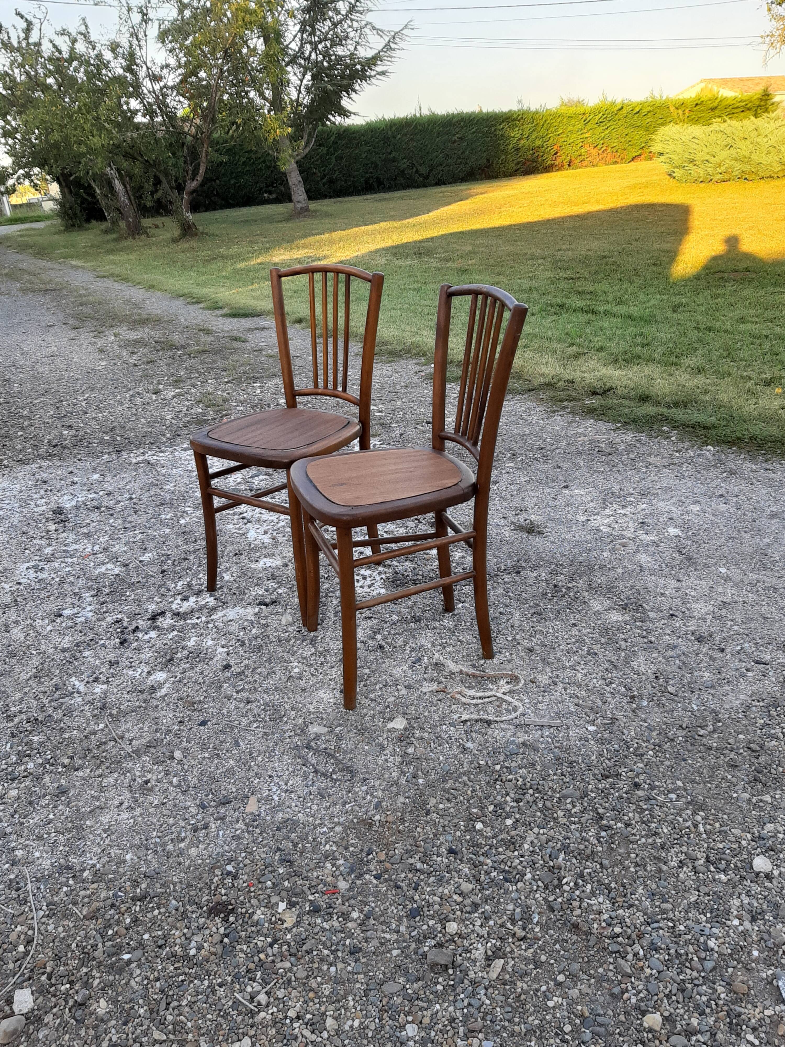 Paire de chaises de bistrot bois