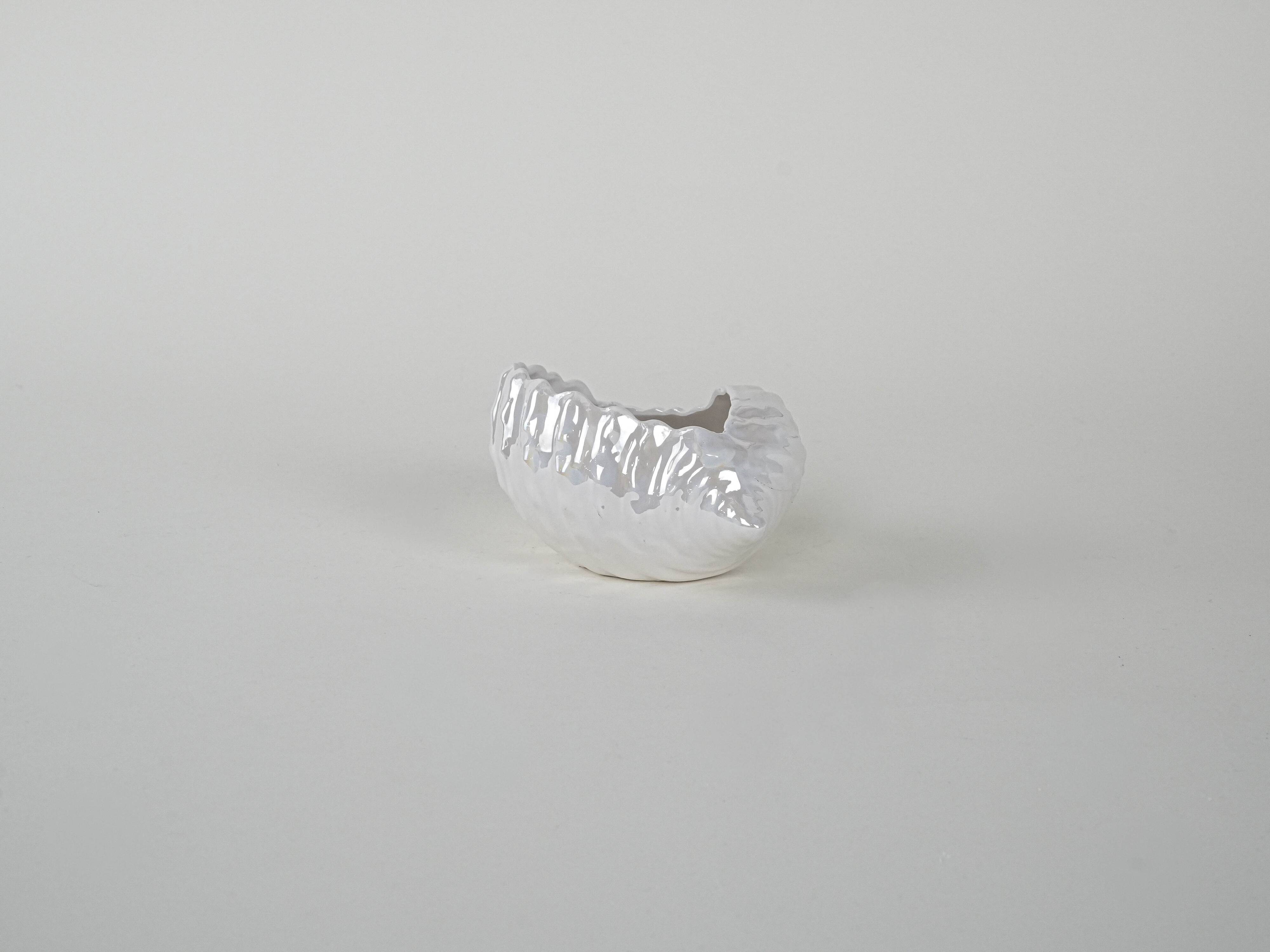 Decorative porcelain seashell, Italian design, 1970s, production: Italy