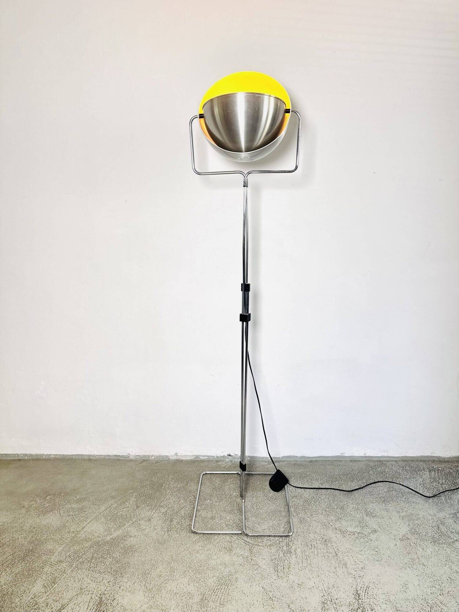 D2017 'Eclipse' Floor Lamp By Evert Jelles For Raak Amsterdam, The Netherlands 1960S