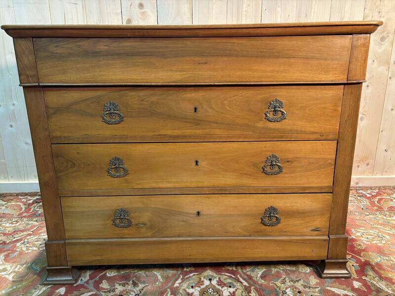 Louis Philippe chest of drawers in blond walnut
