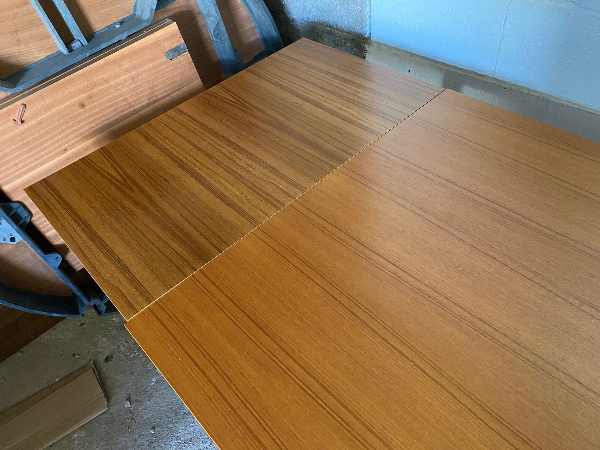 Scandinavian teak extendable table 60s