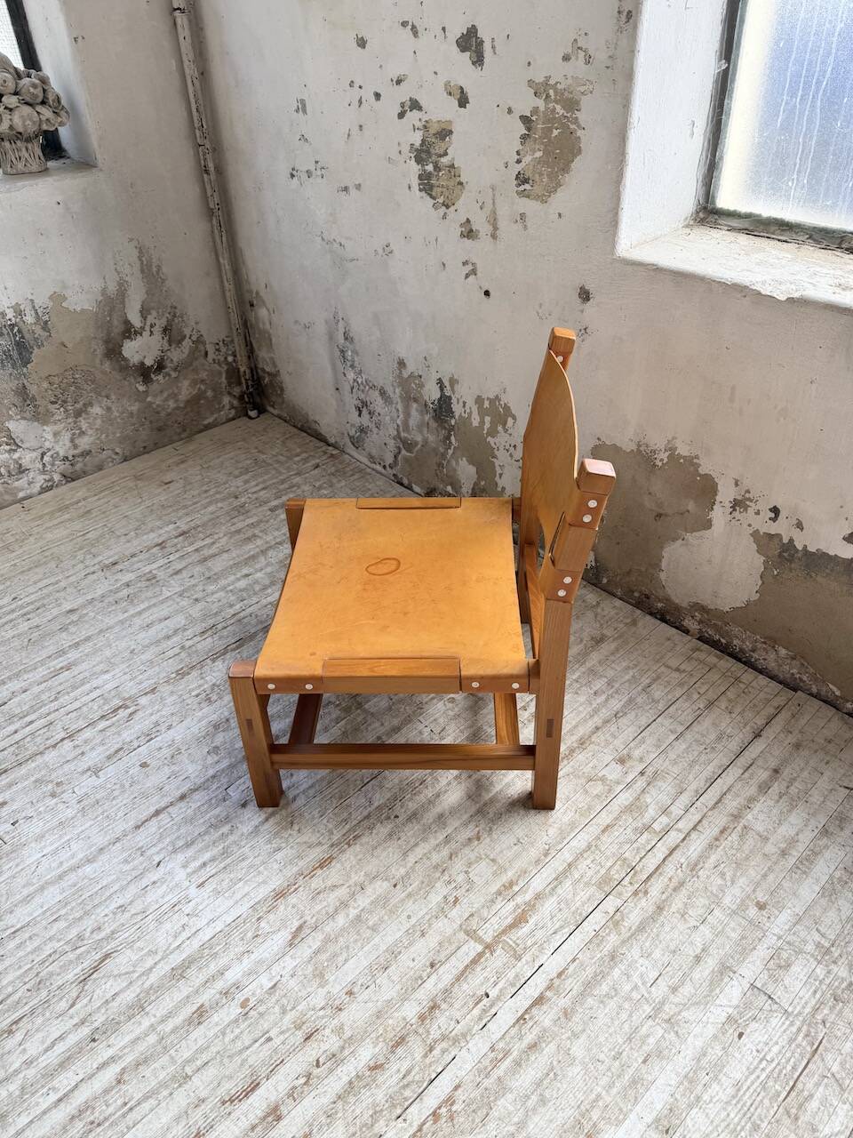 Elm and leather armchair Maison Regain