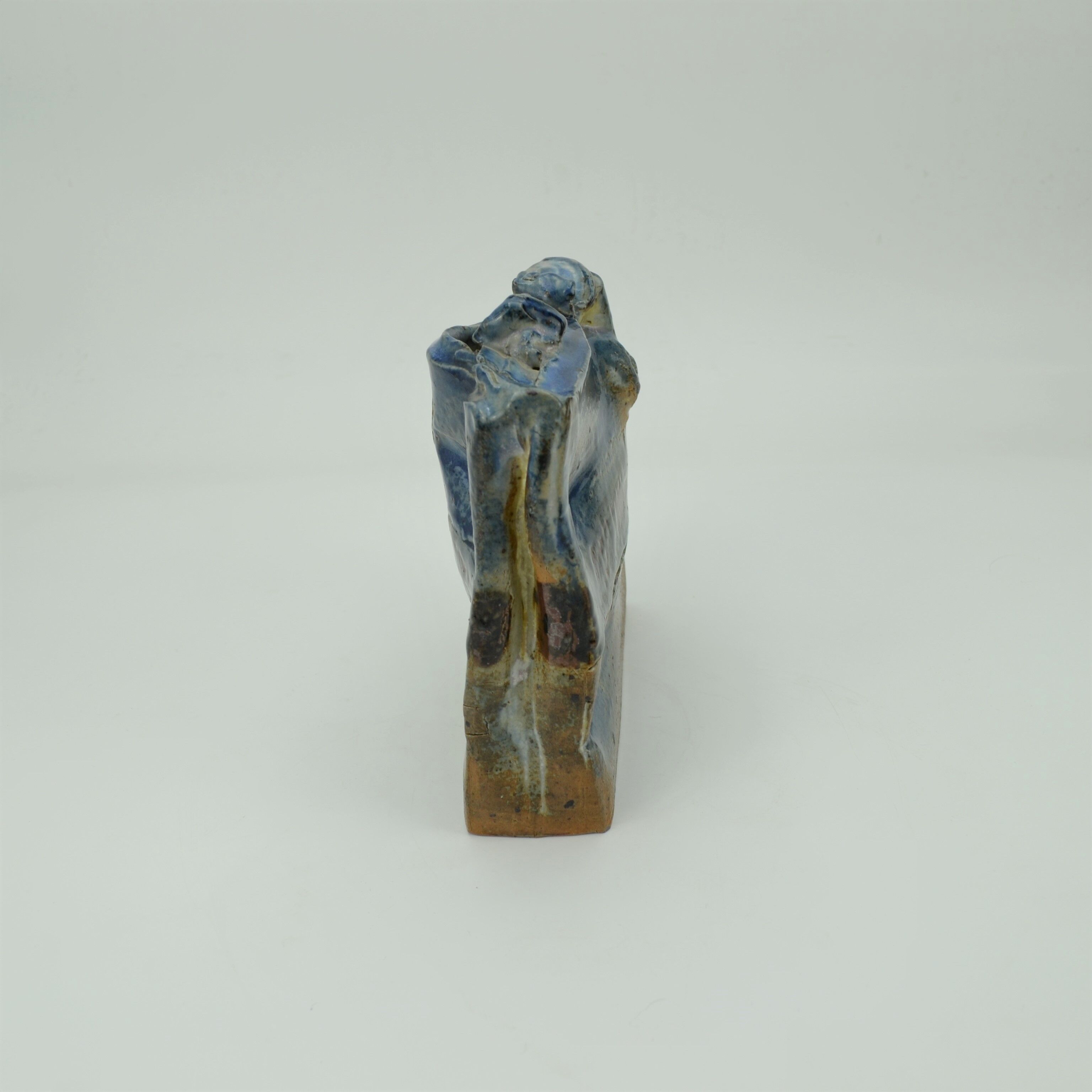 Sandstone vase by Vicente Vigreyos