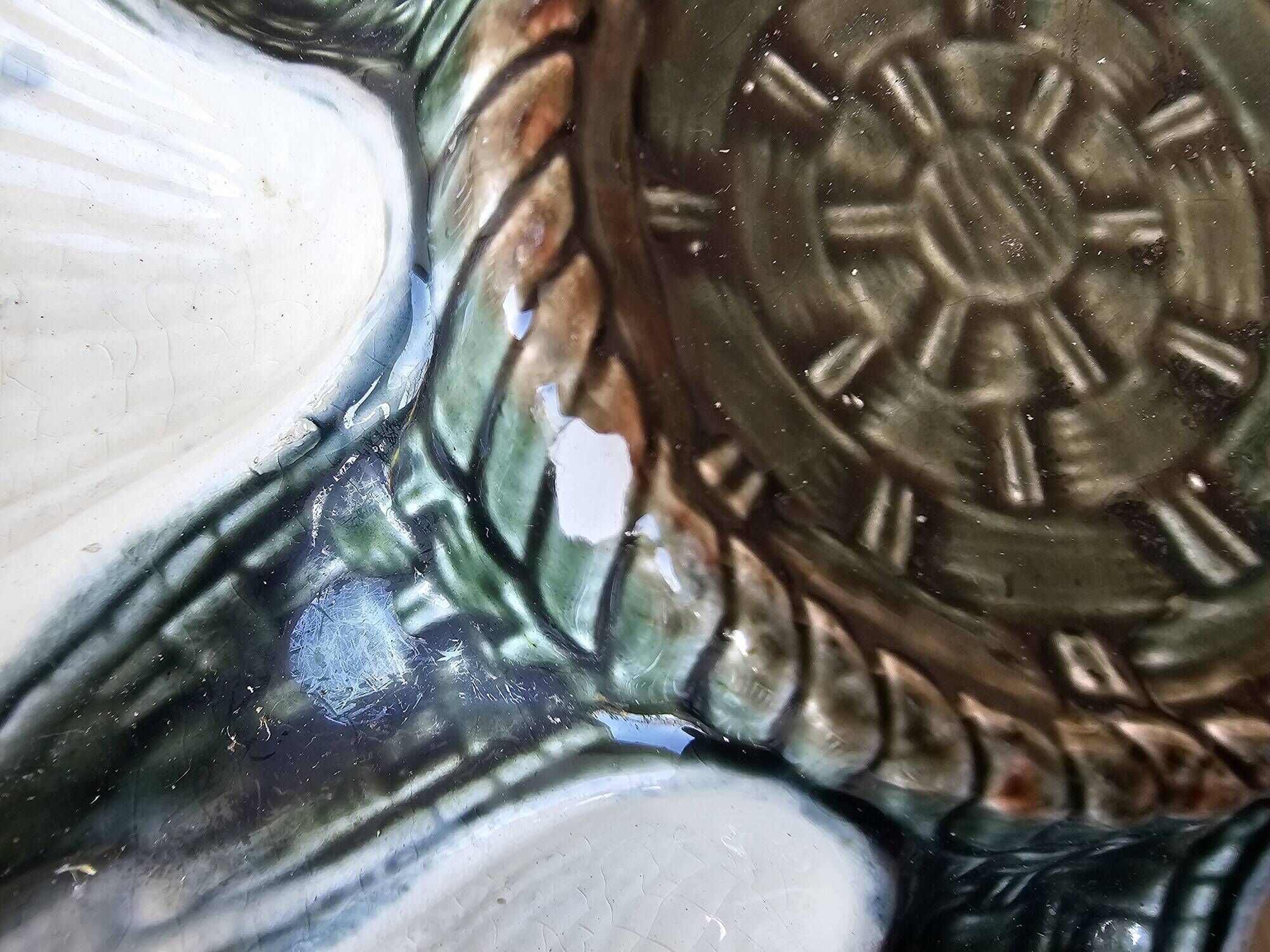 Set of 4 vintage green and white majolica oyster plates.