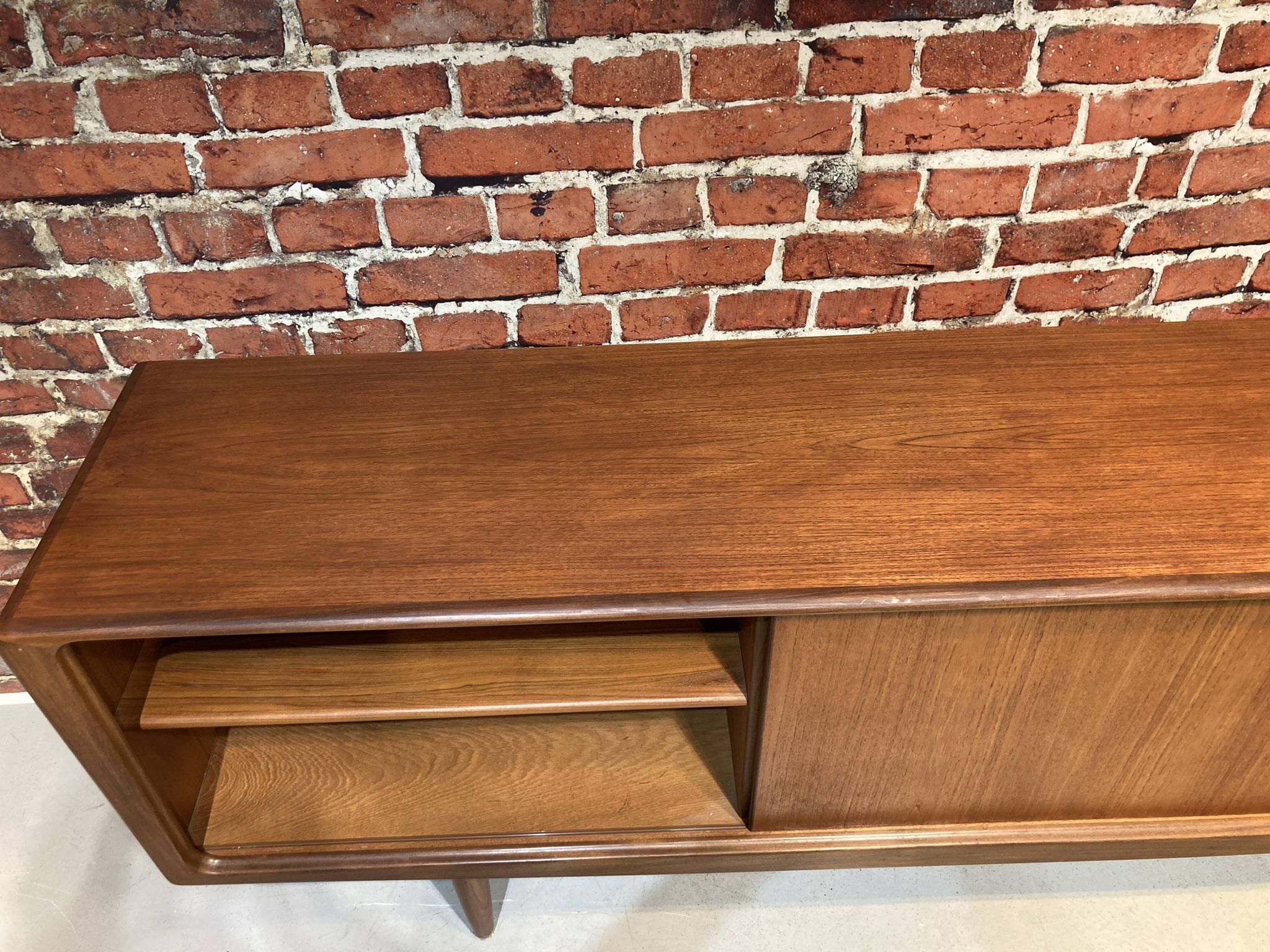 Enfilade en teck par Henry Walter Klein pour Bramin, Danemark années 60