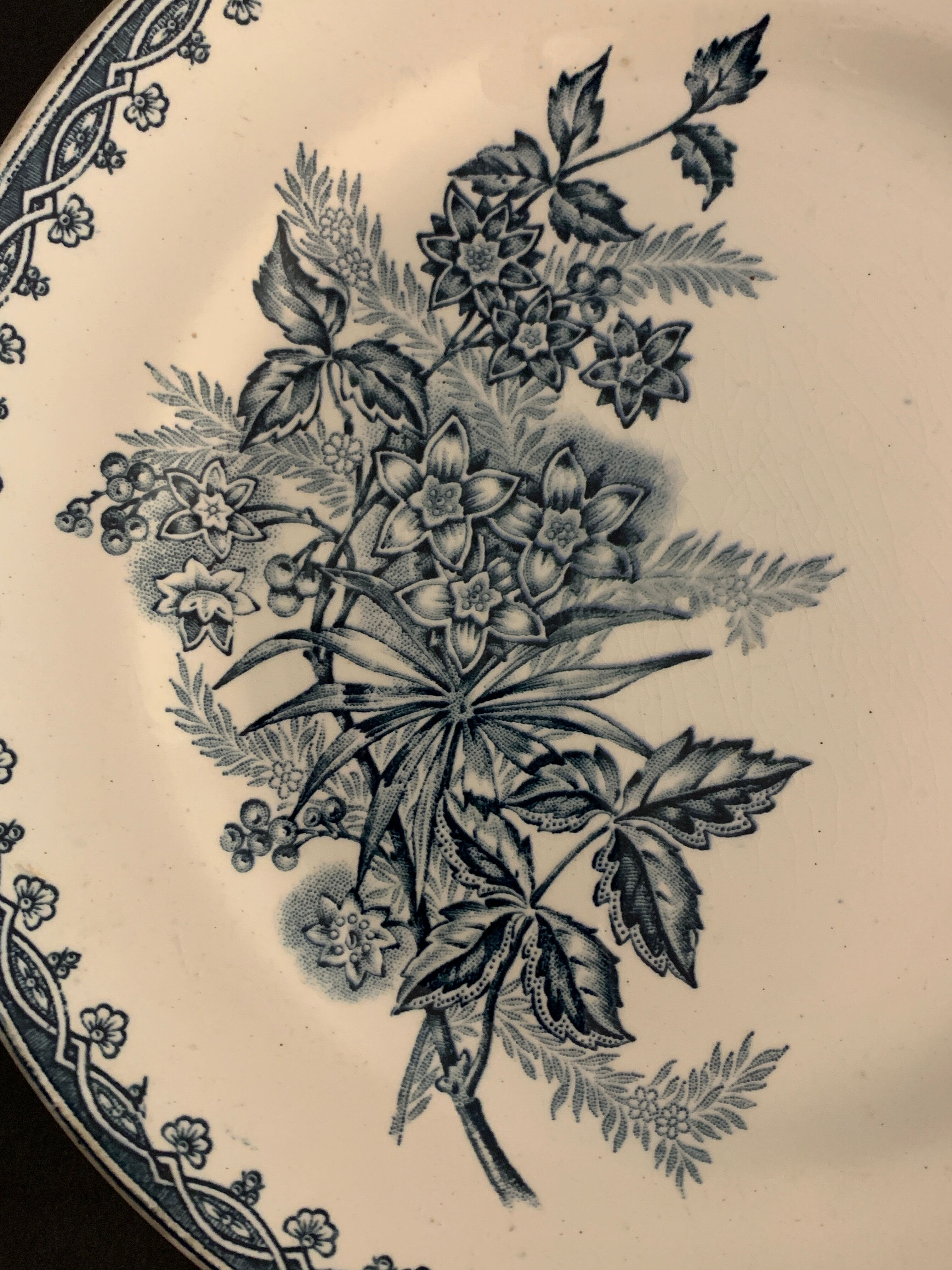 8 dessert plates St Amandinoise St Amand, model Margot