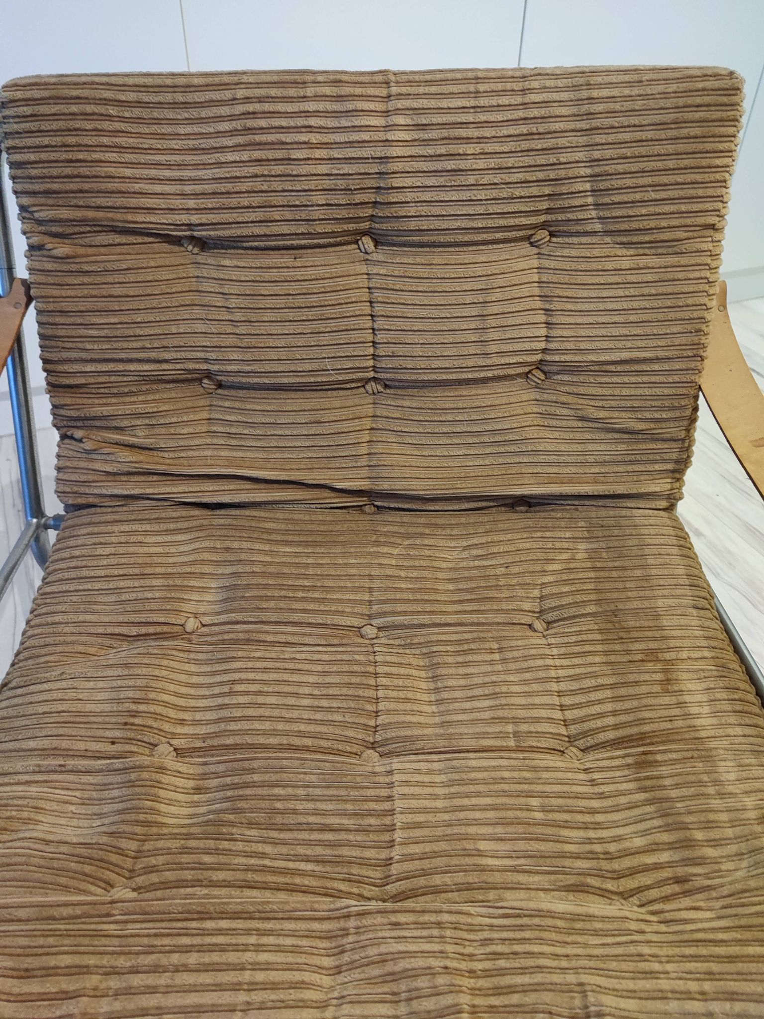 Scandinavian living room armchair in tubular chrome and leather