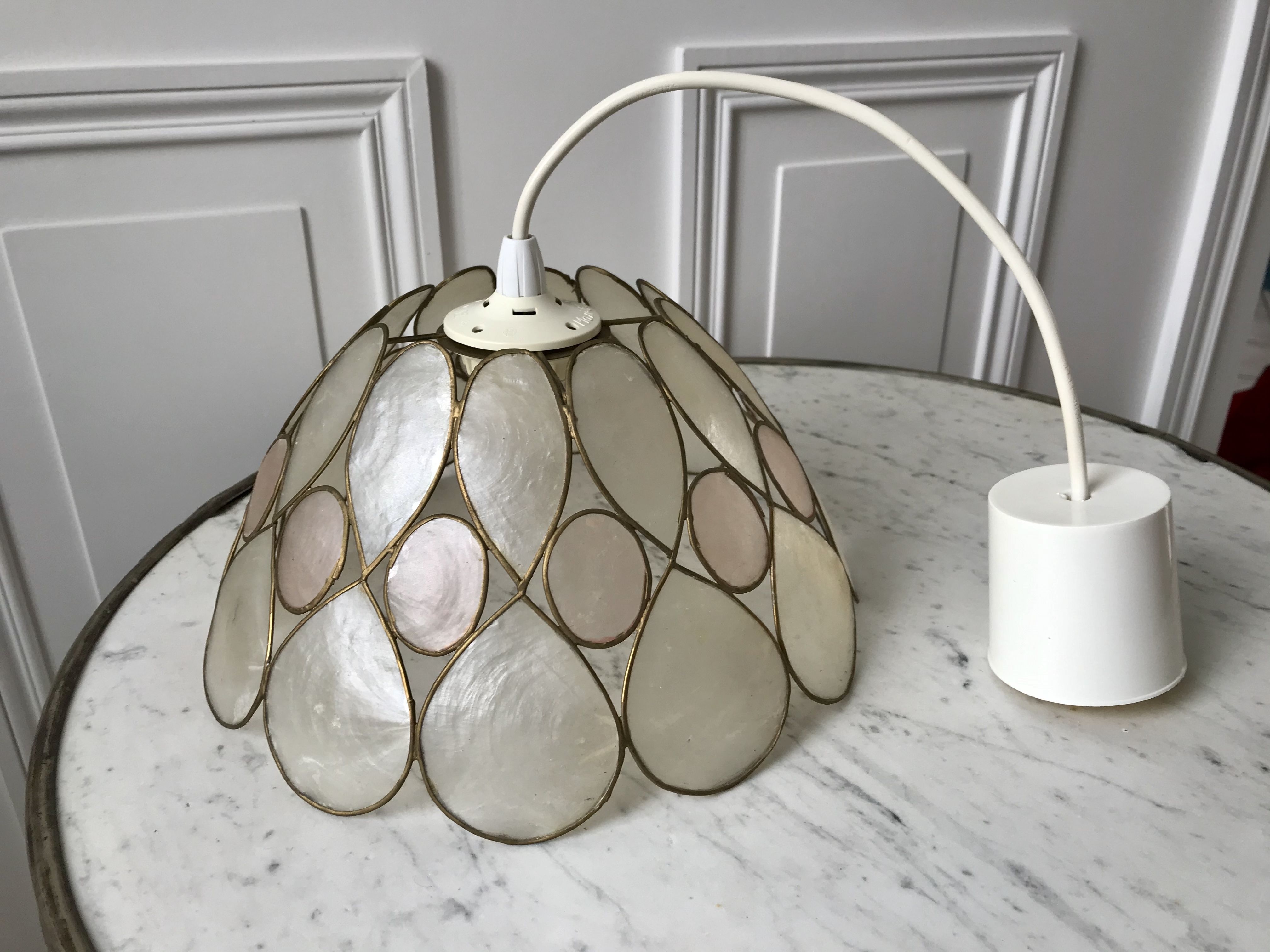 Suspension fleur en nacre et laiton années 50