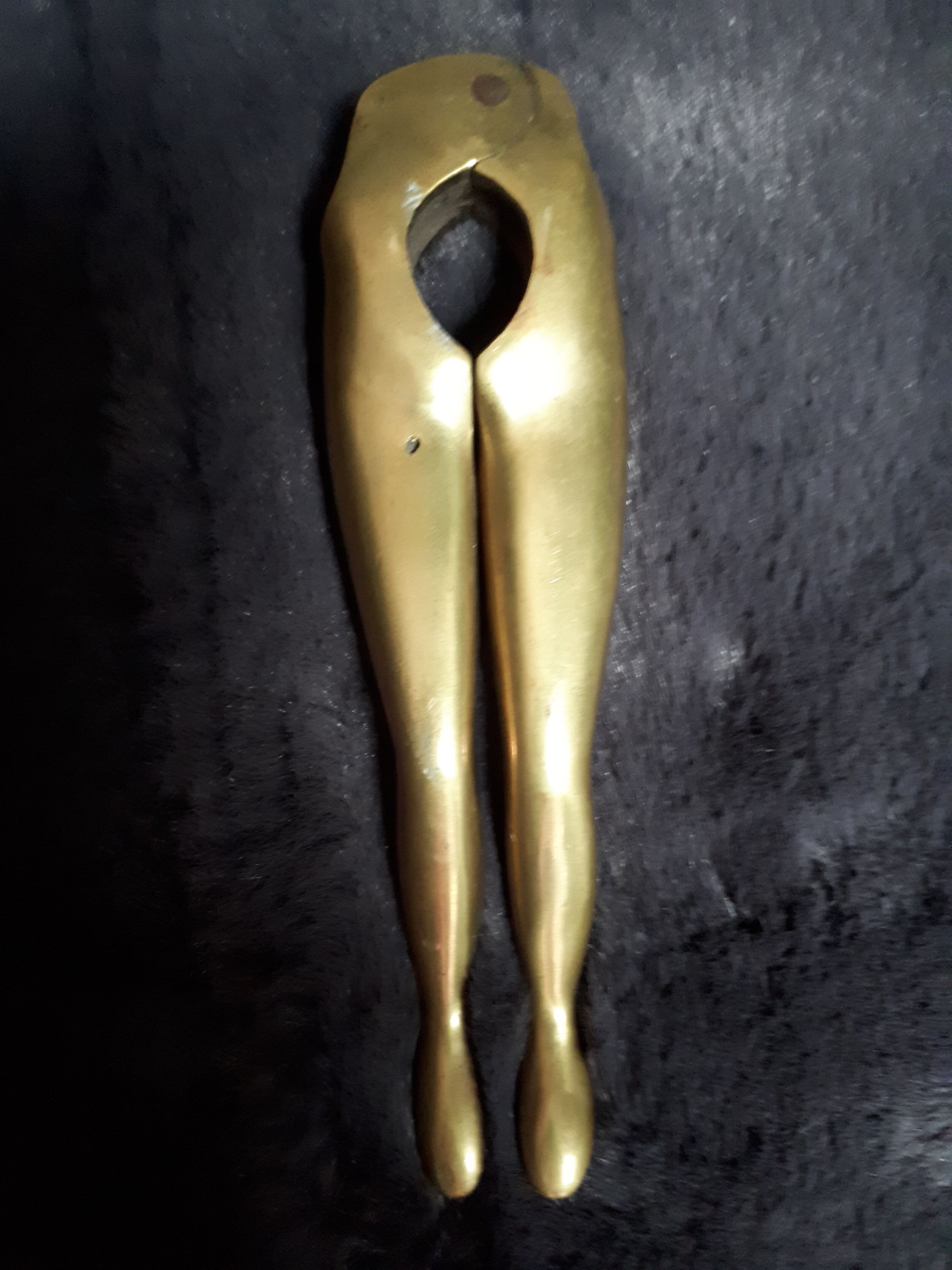 Casse-noix jambes nues bronze doré