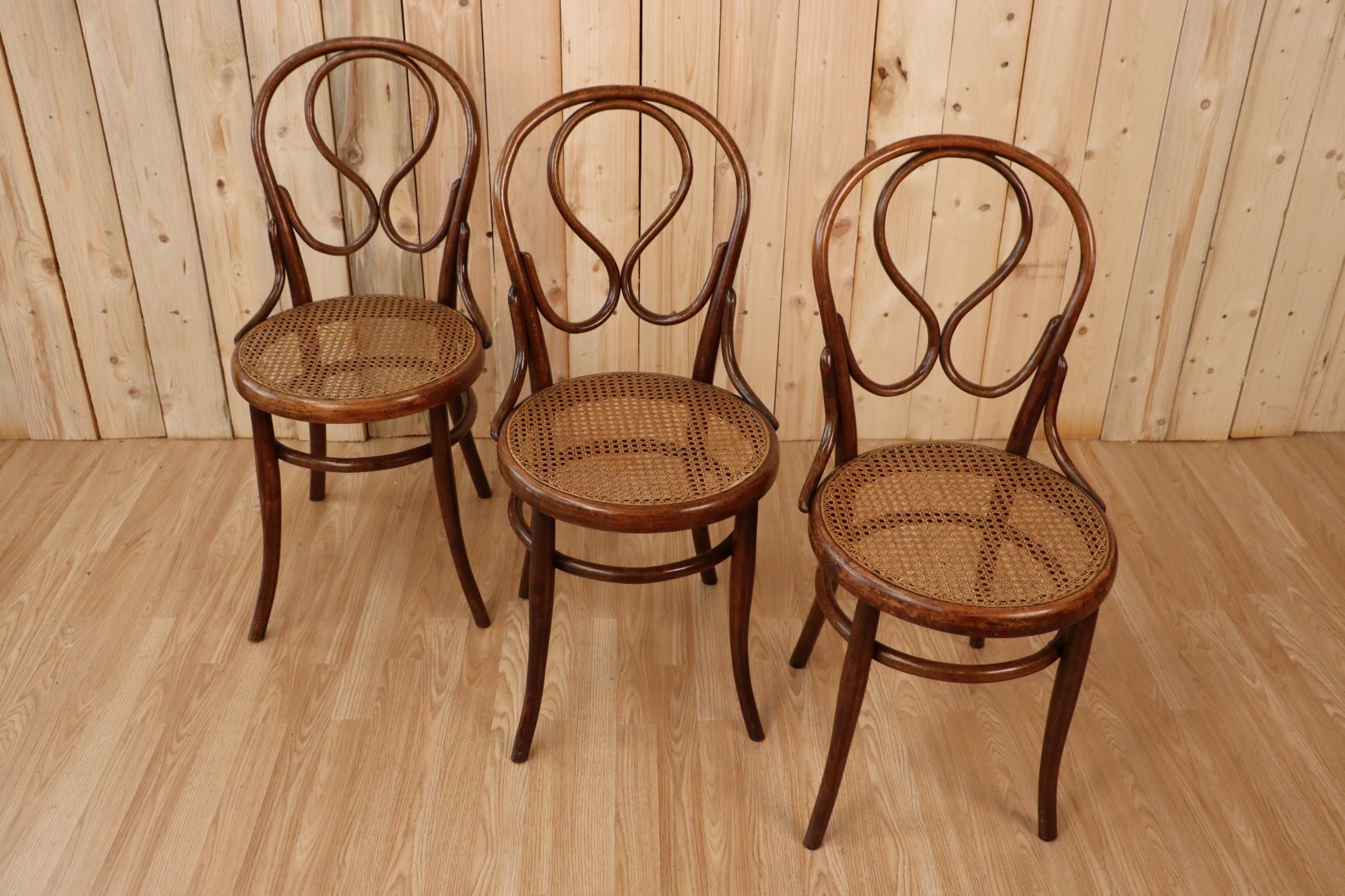 Set of 6 omega bistro chairs