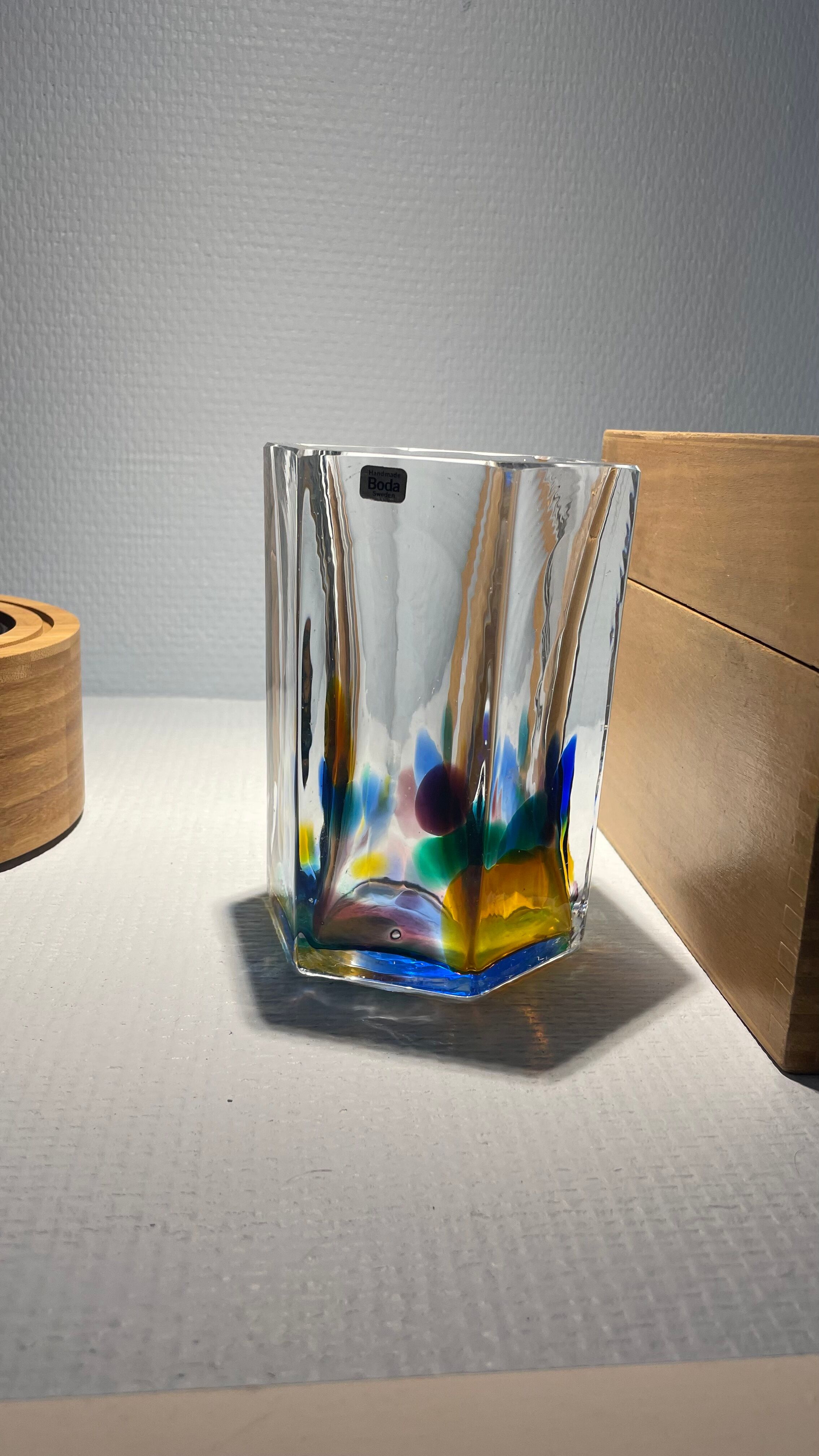 Crystal vase with color inclusions