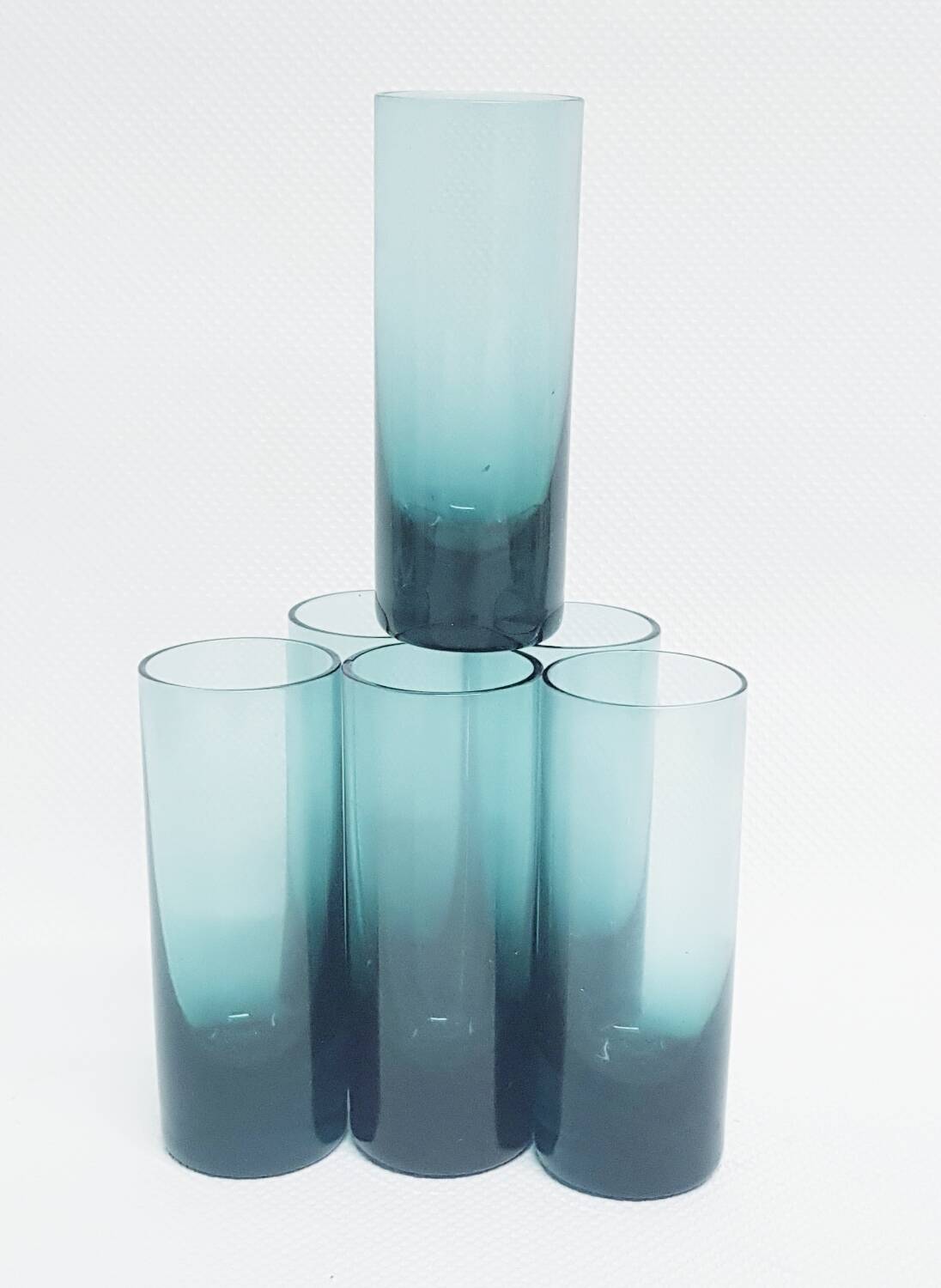 Grands verres à liqueur bleu sarcelle fumé