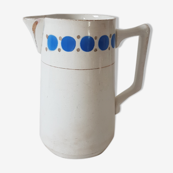 Water pitcher