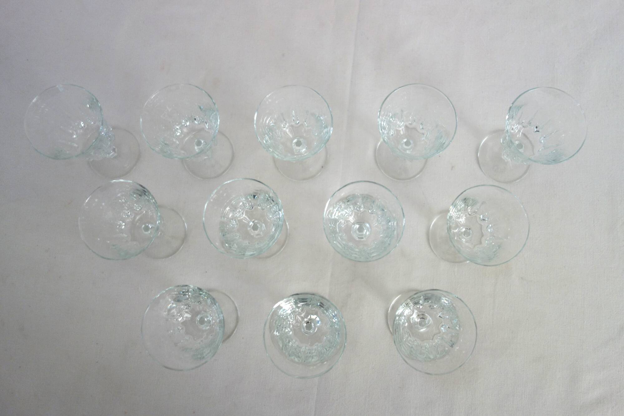 12 Regency Luminarc wine glasses from the 70s
