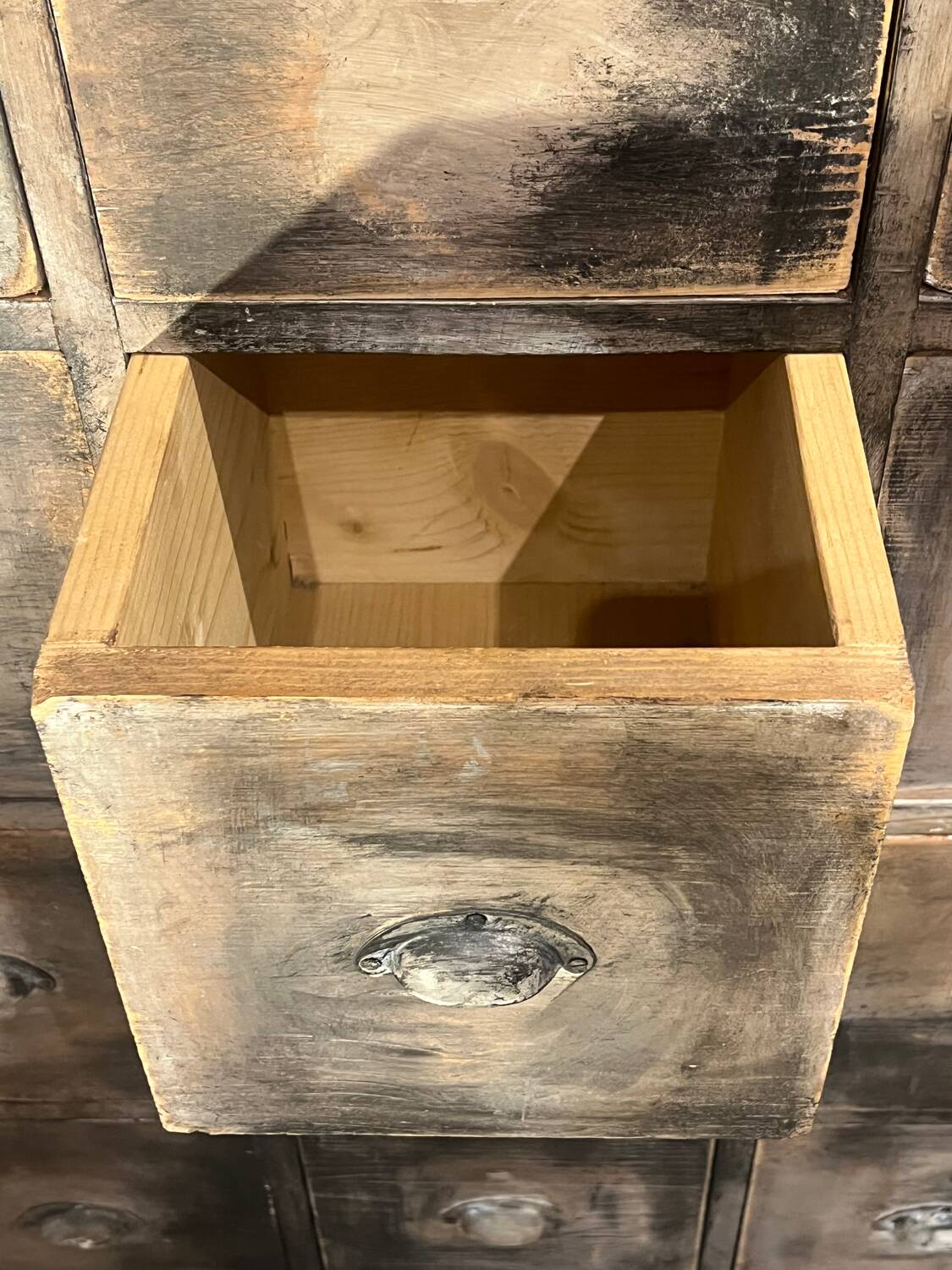 Tradesman's cabinet with drawers
