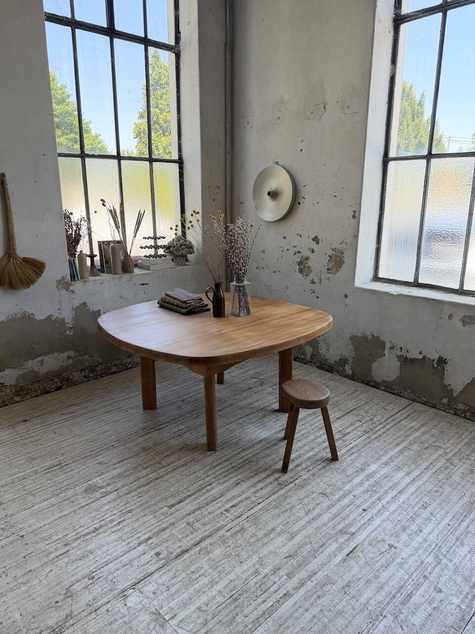 Round XL constructivist table