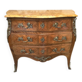 Commode galbée de style Louis XV – marqueterie en bois de rose