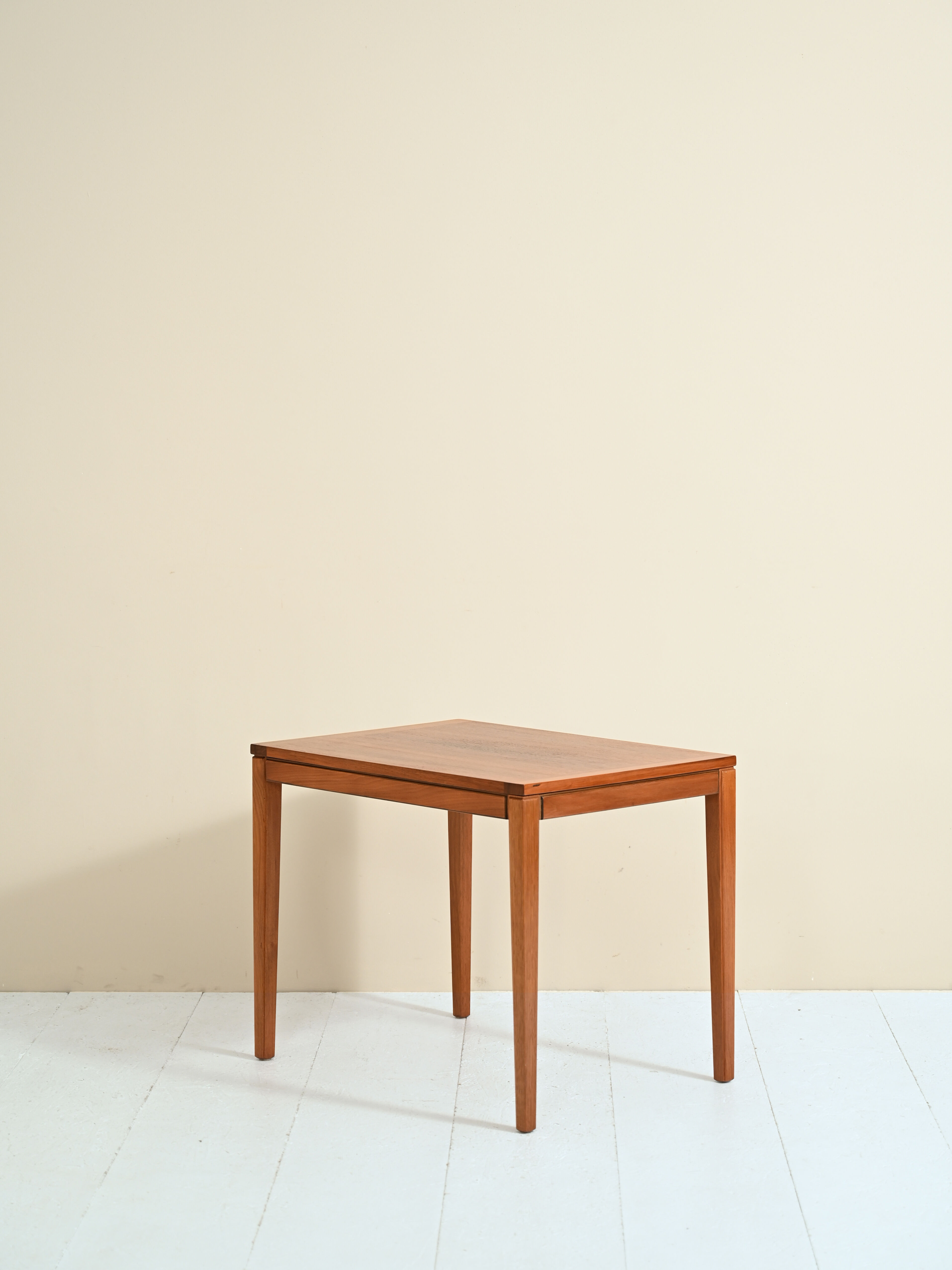 Coffee table in teak