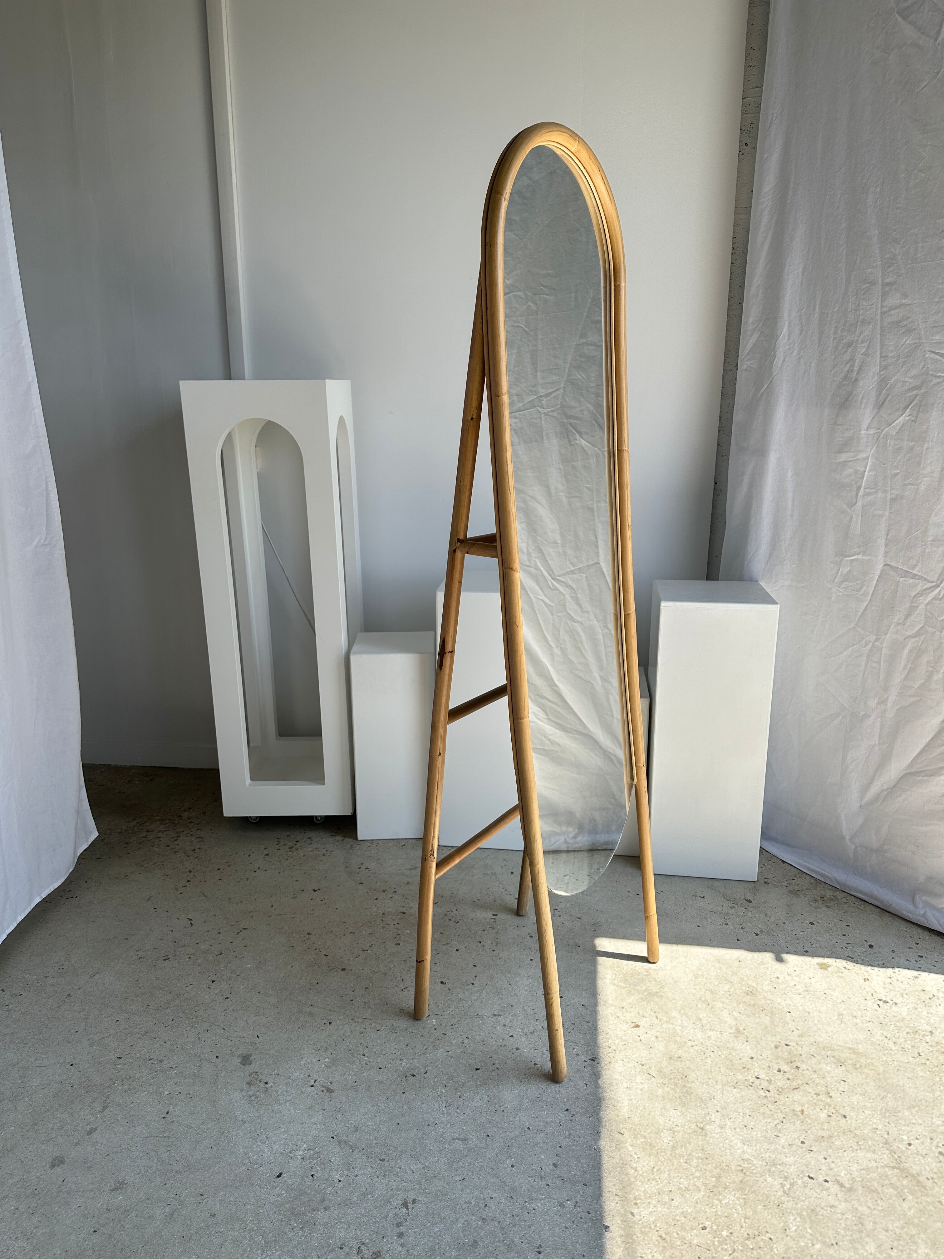 Floor mirror in bamboo and rattan H:1m80