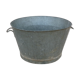 Basin with its ancient zinc trepieds