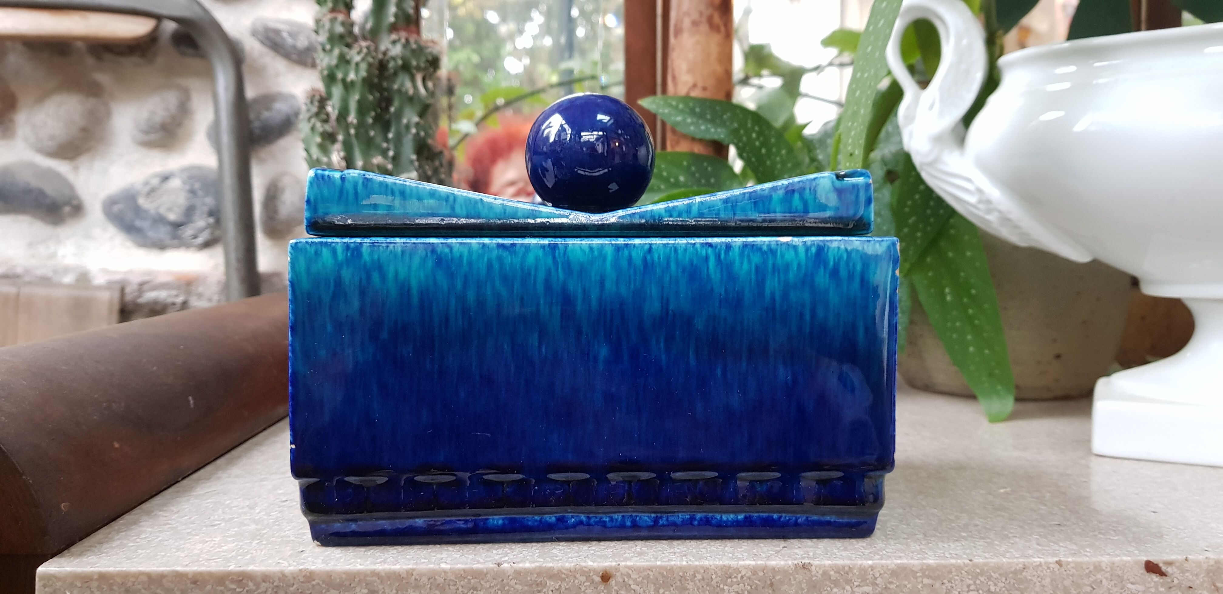 Sèvres box signed Paul Millet Art Deco