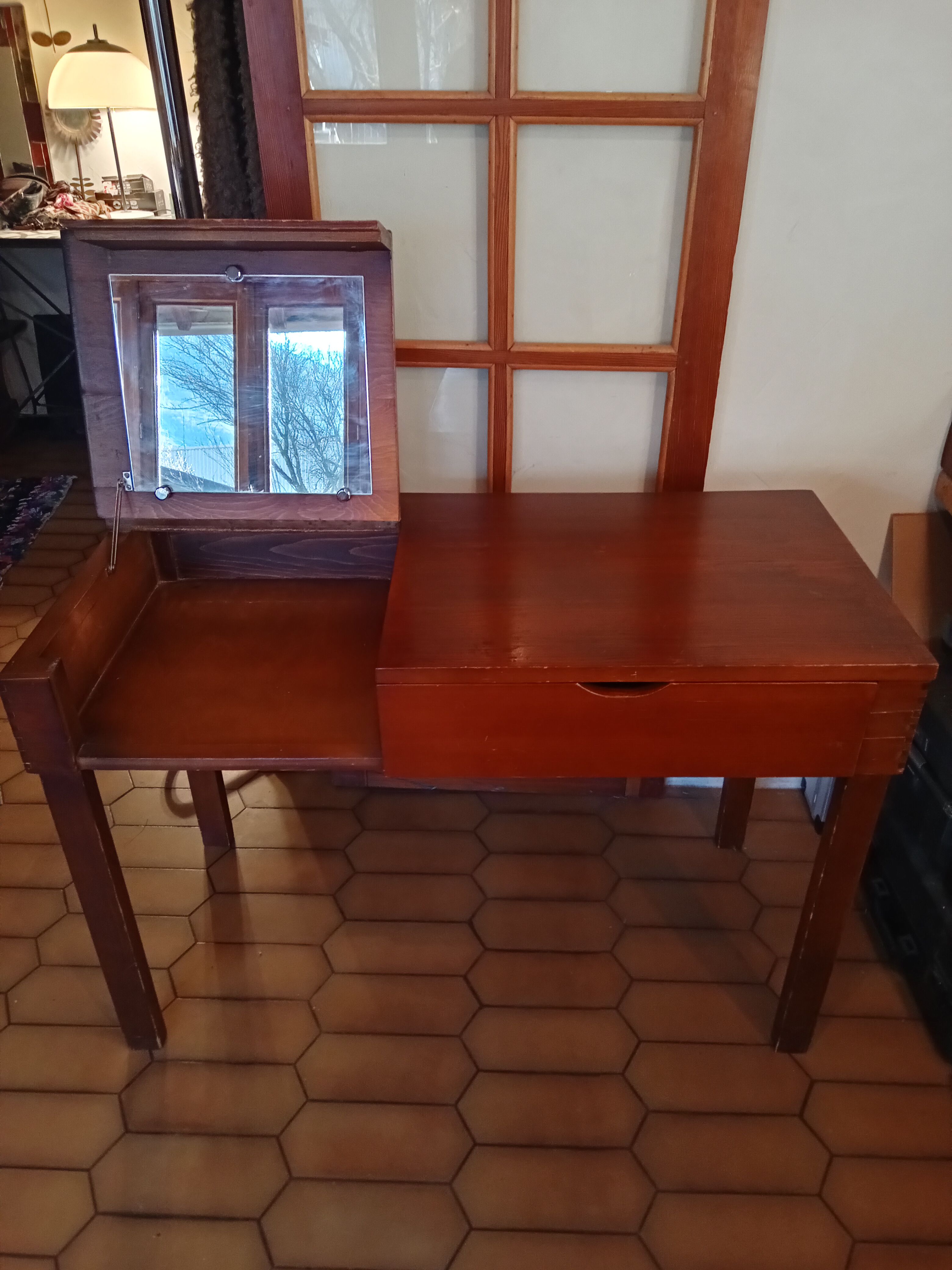 Hairdresser office 50s